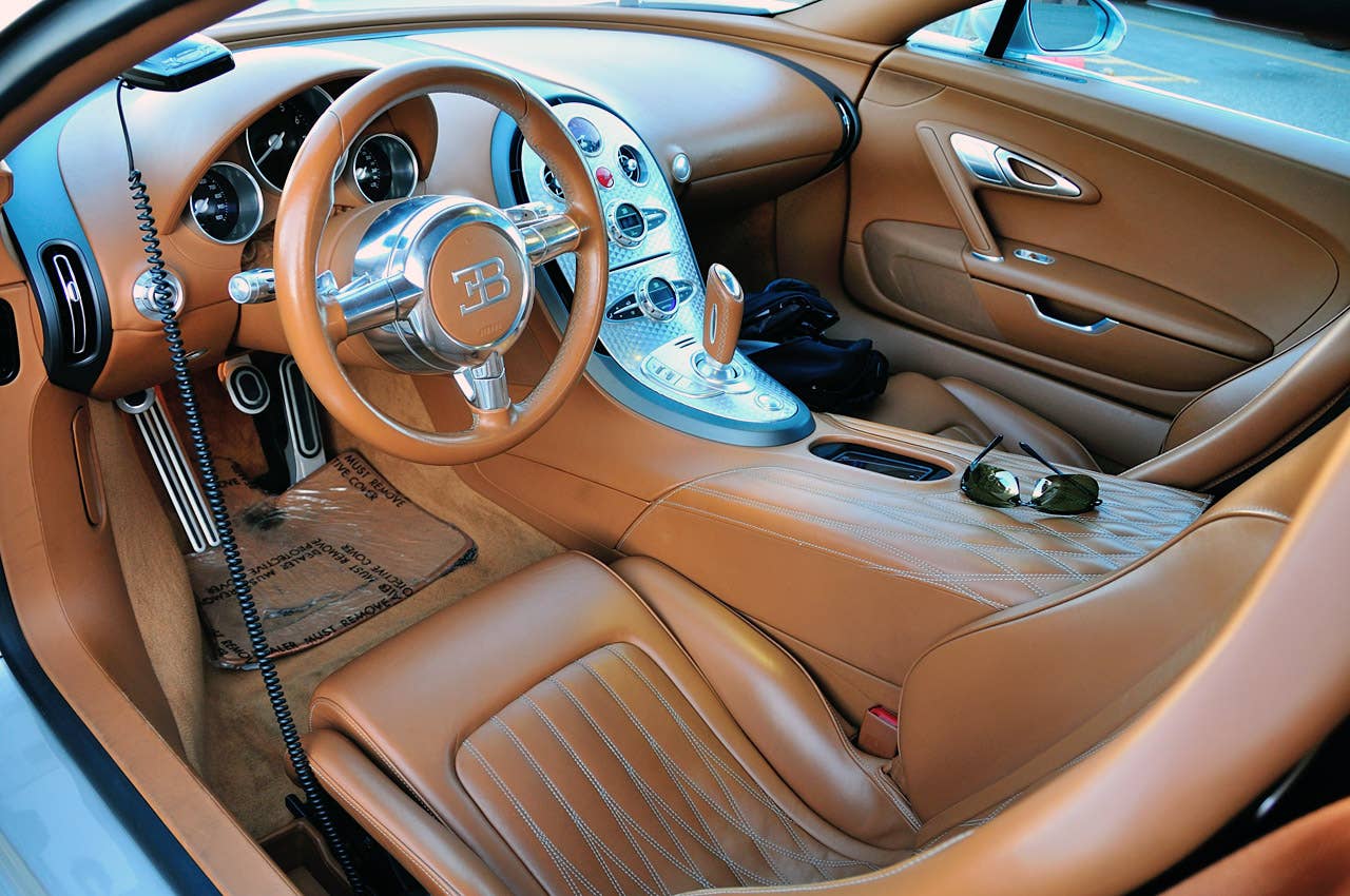 Bugatti Veyron 16.4 Grand Sport interior