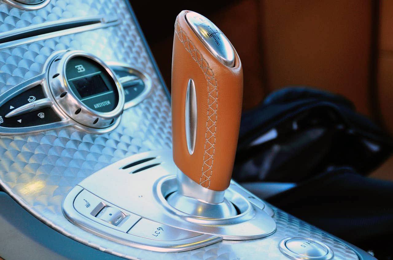 Bugatti Veyron 16.4 Grand Sport shifter