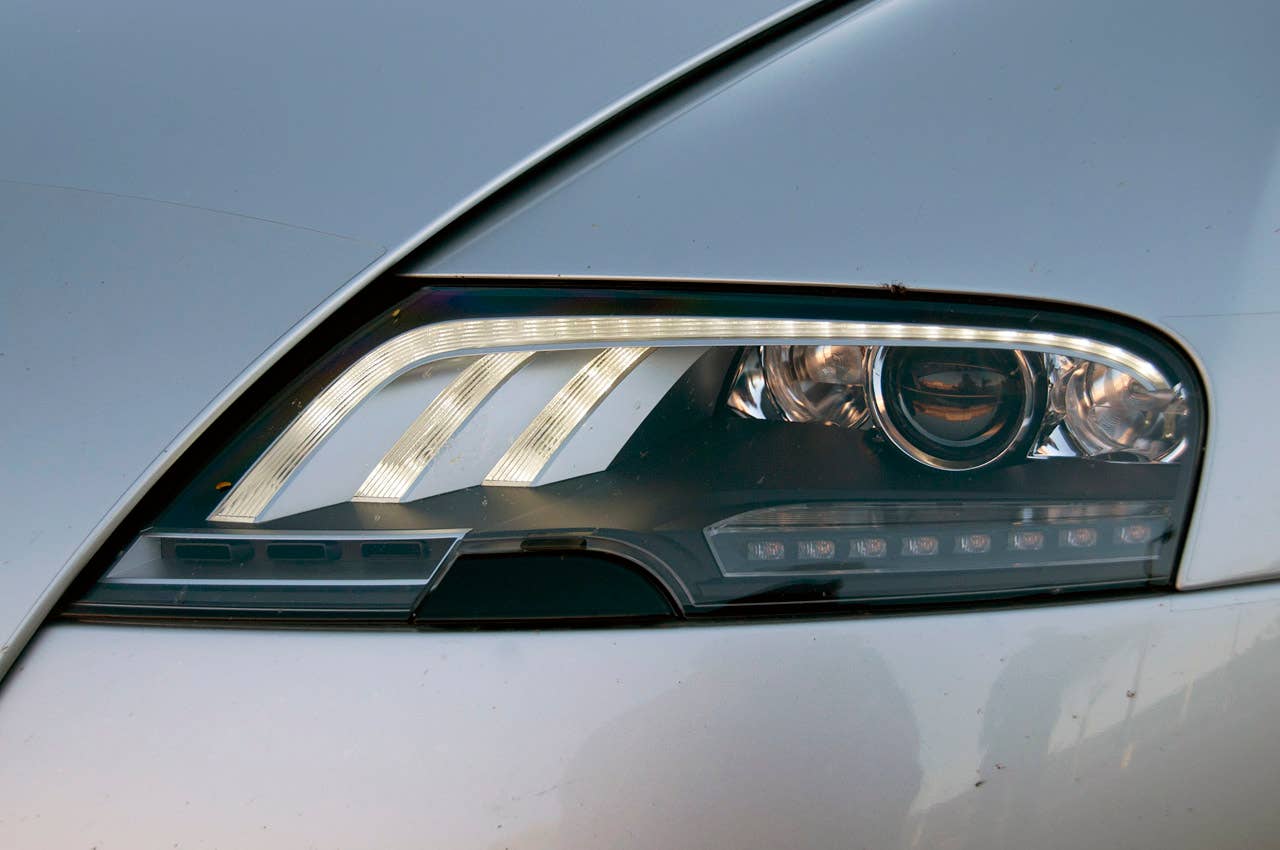 Bugatti Veyron 16.4 Grand Sport headlight