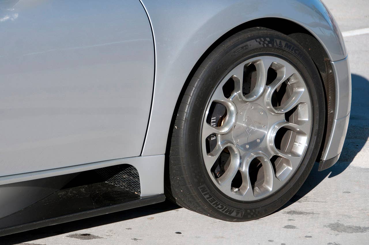 Bugatti Veyron 16.4 Grand Sport wheel
