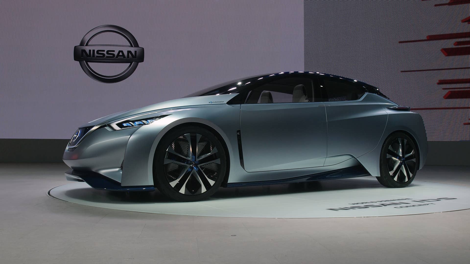 Nissan IDS Concept front side view