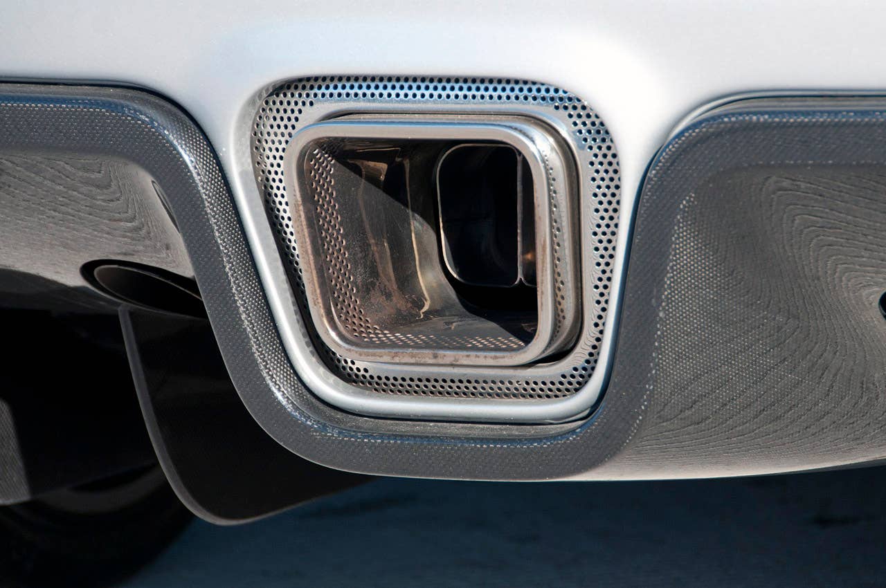 Bugatti Veyron 16.4 Grand Sport exhaust tip