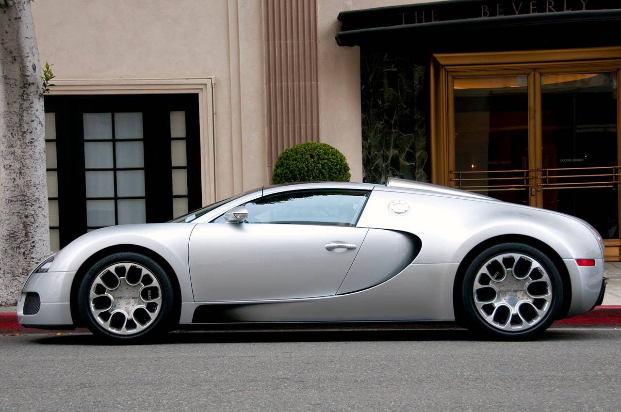 Bugatti Veyron 16.4 Grand Sport side view