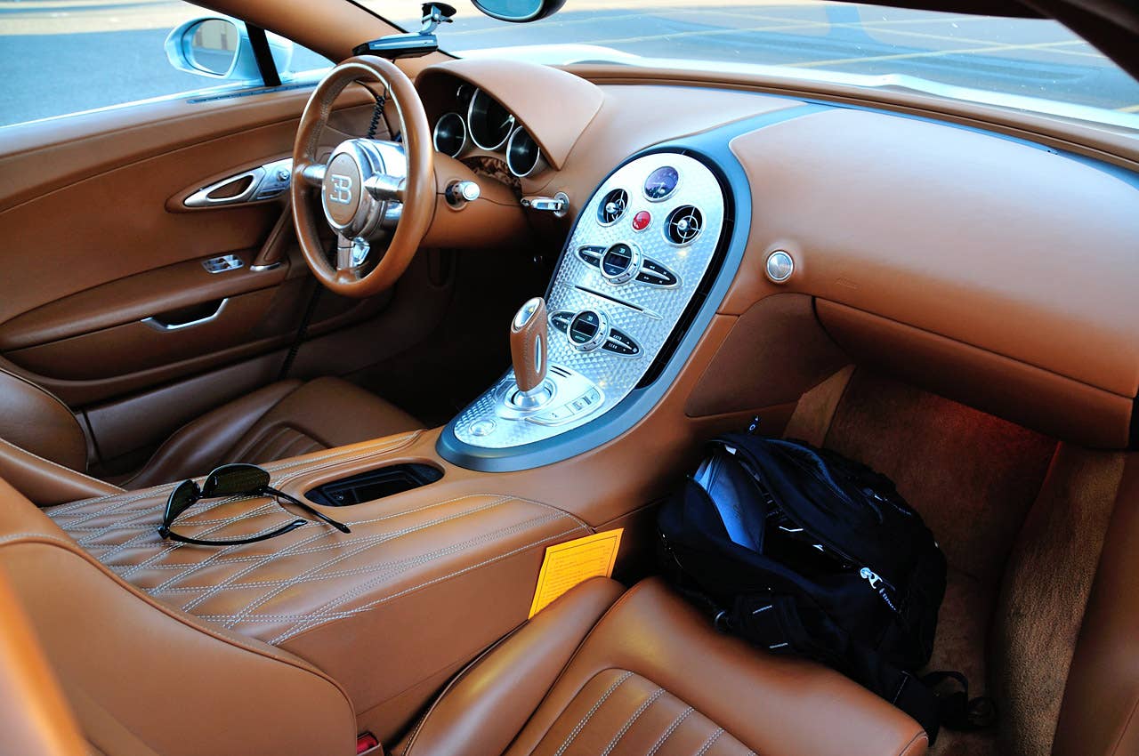 Bugatti Veyron 16.4 Grand Sport interior