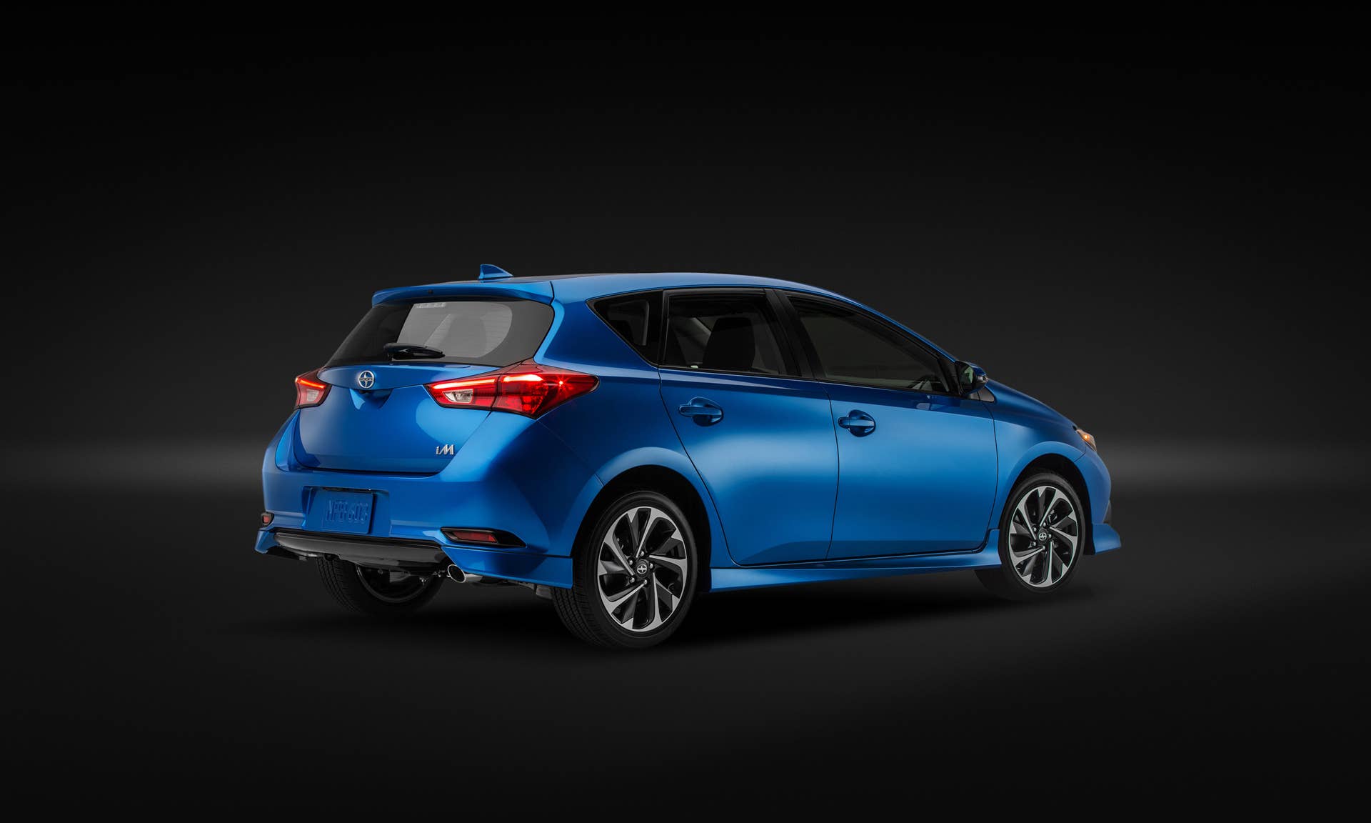 scion im 2016 rear studio dark