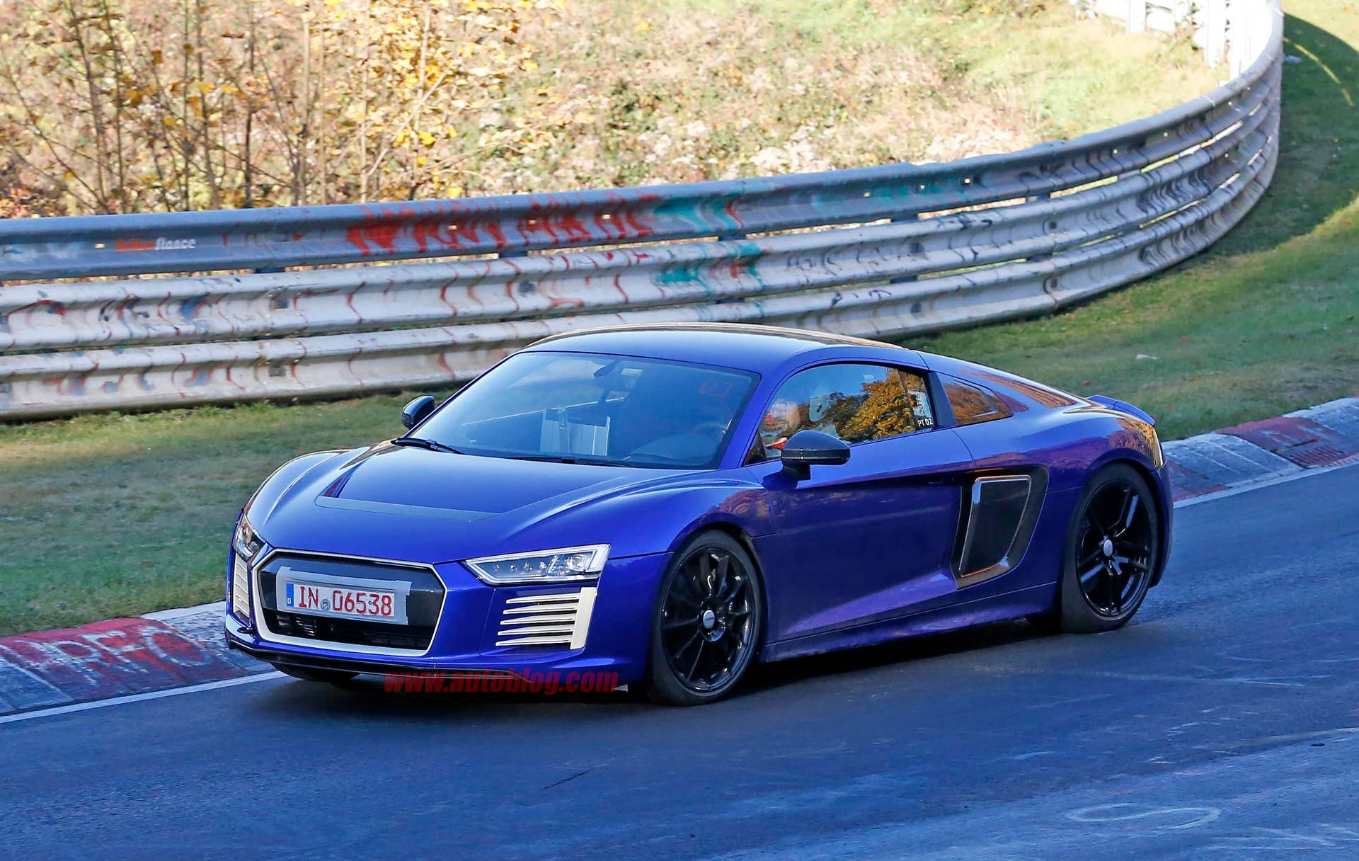 Audi R8 E-Tron prototype front 3/4
