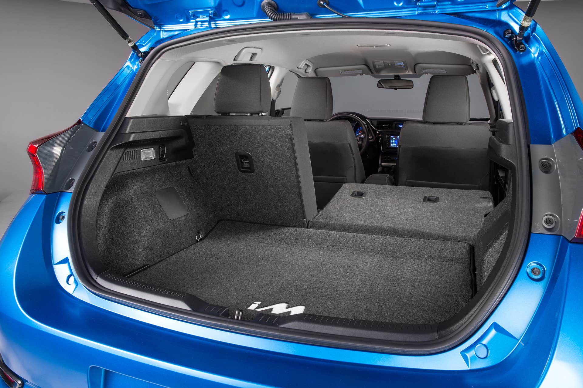 2016 scion im trunk seats folded
