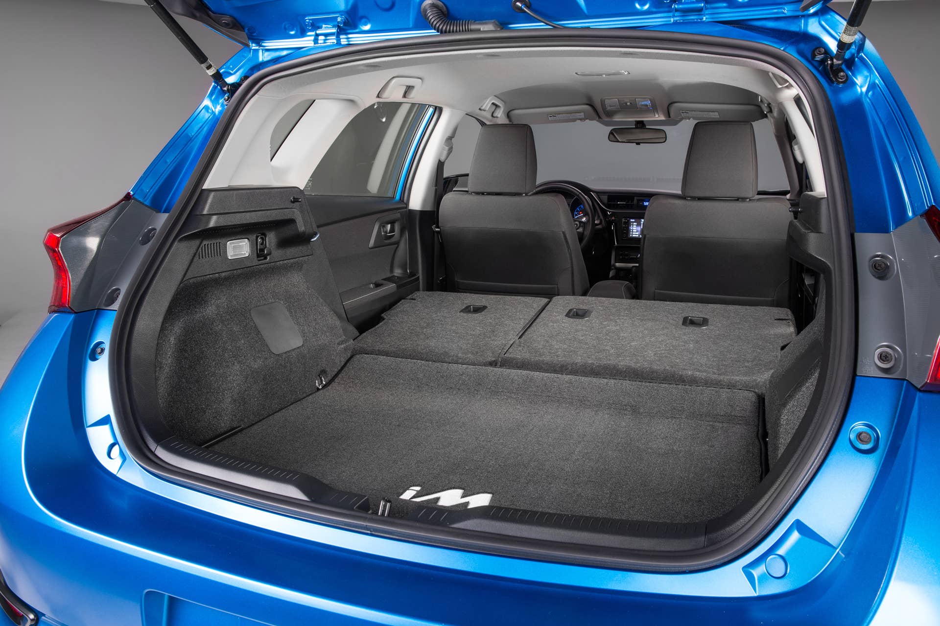 scion im 2016 hatchback trunk seats