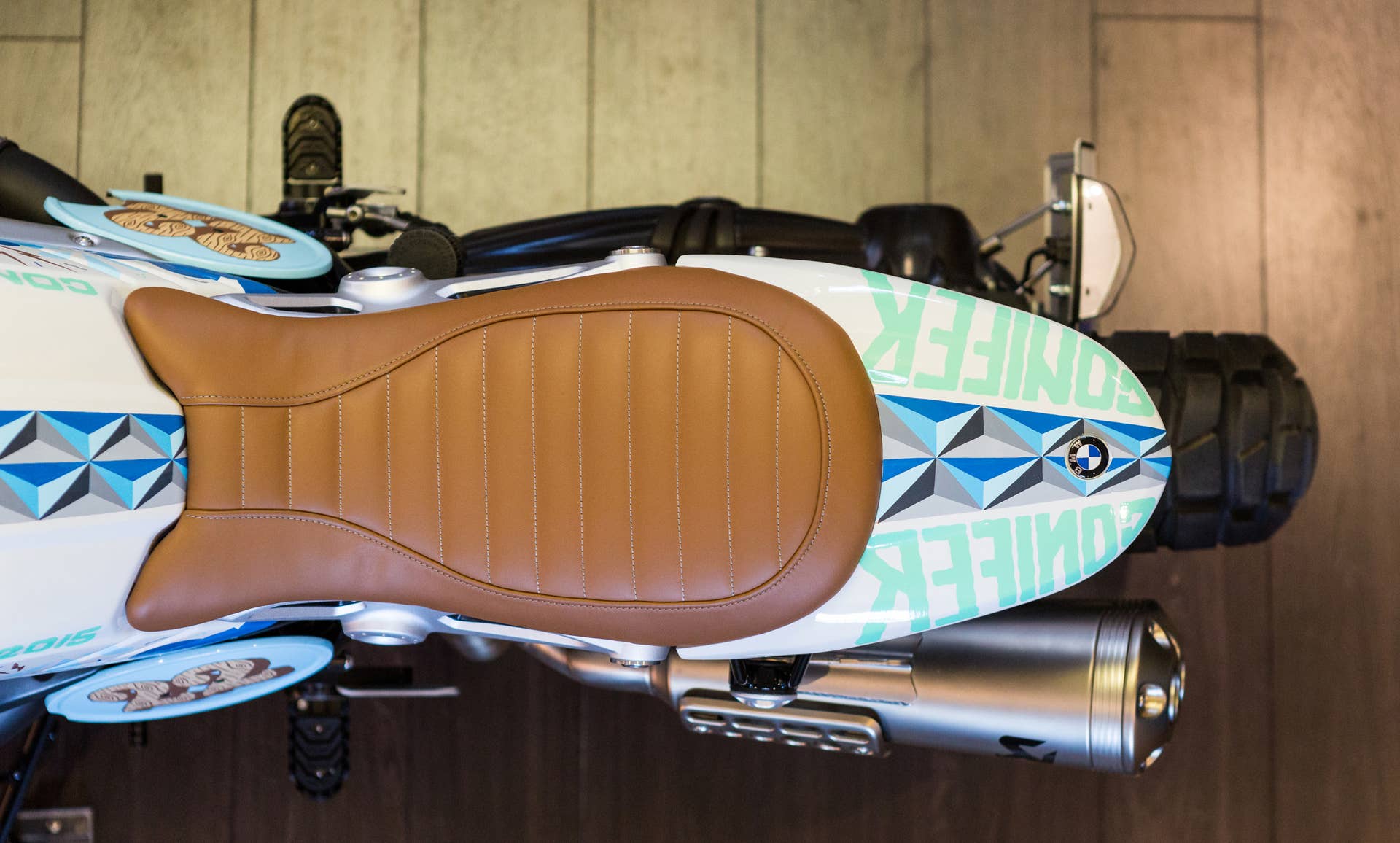 BMW Concept Path 22 above seat detail