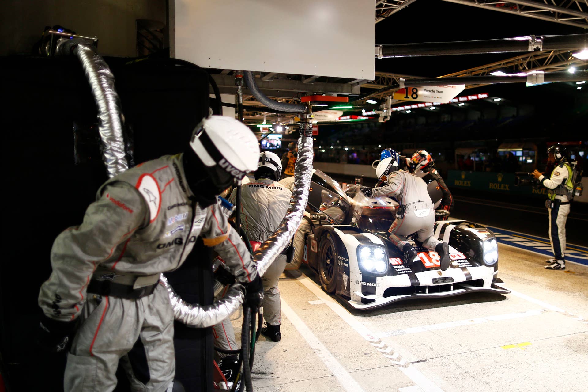 Porsche 919 Hybrid refuel