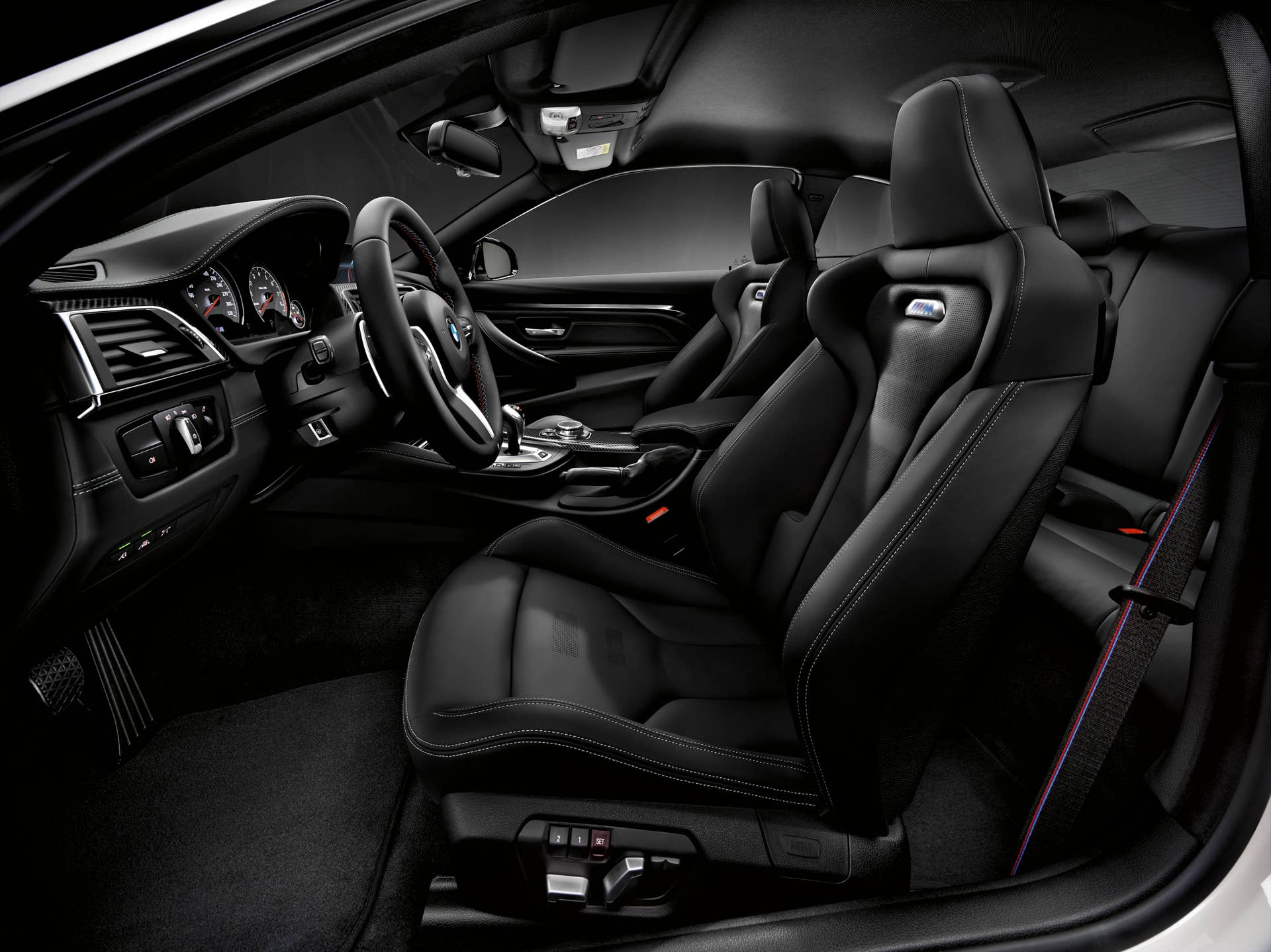 2016 BMW M4 Competition Package interior seats