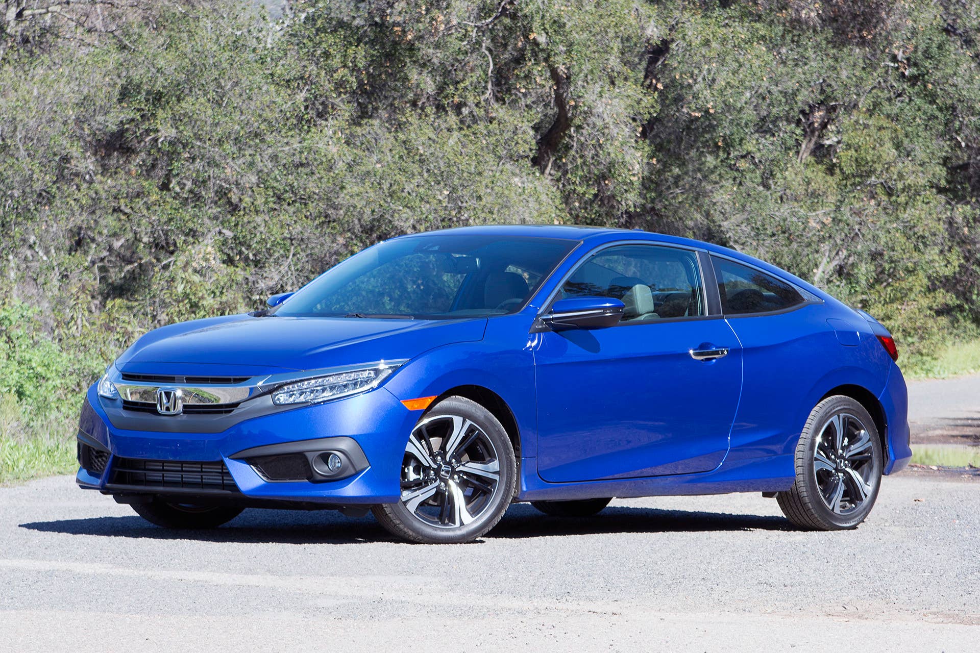 2016 Honda Civic Coupe front 3/4 view
