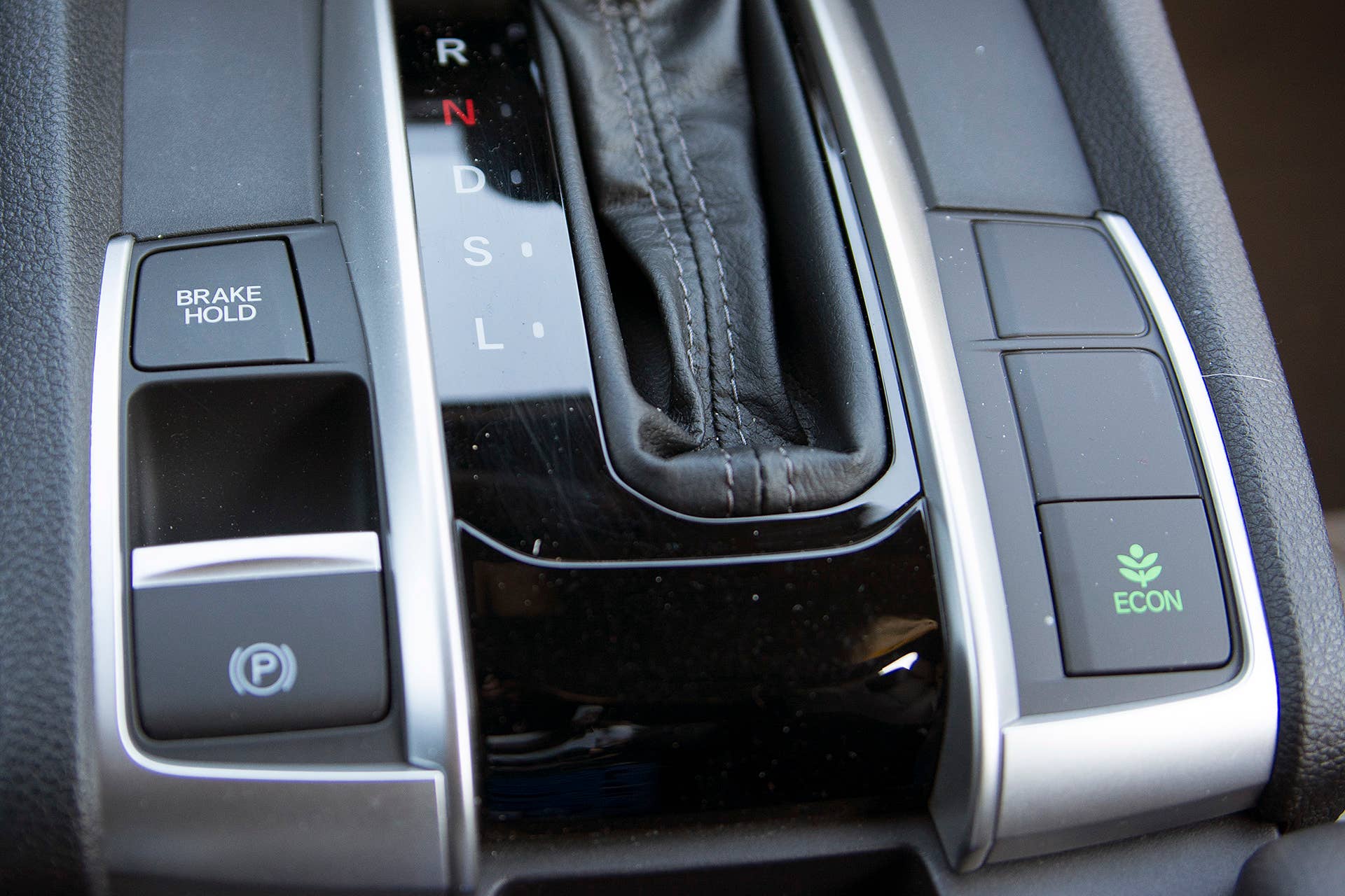2016 Honda Civic Coupe center console