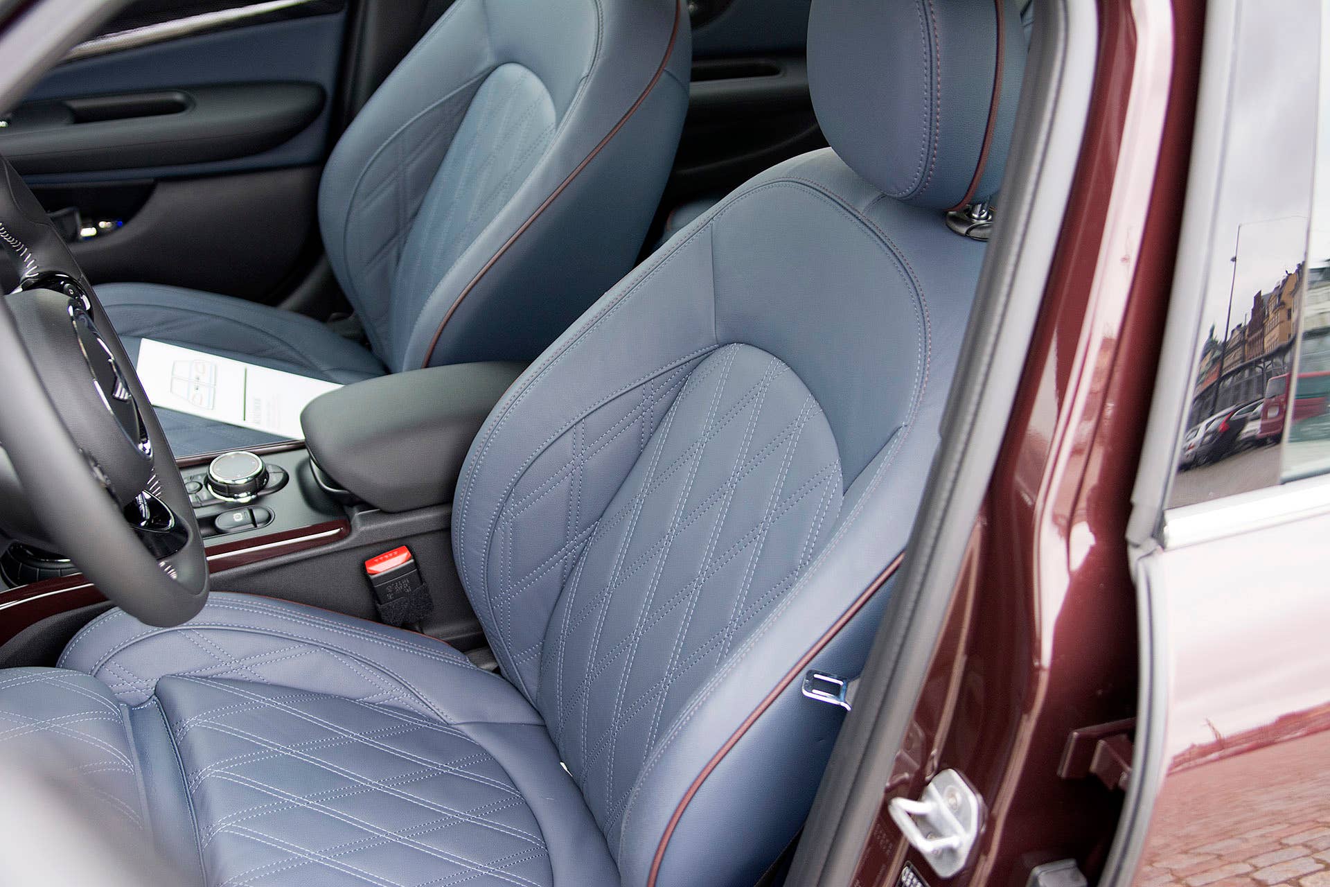 2016 Mini Cooper S Clubman front seats