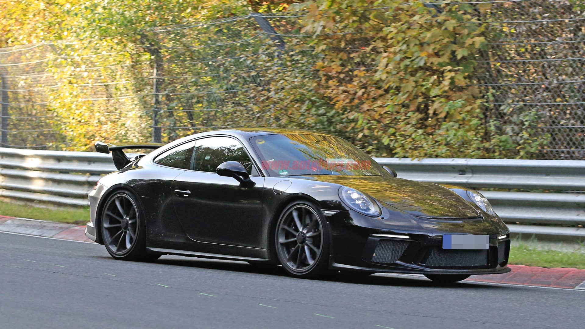 2017 Porsche 911 GT3 front profile