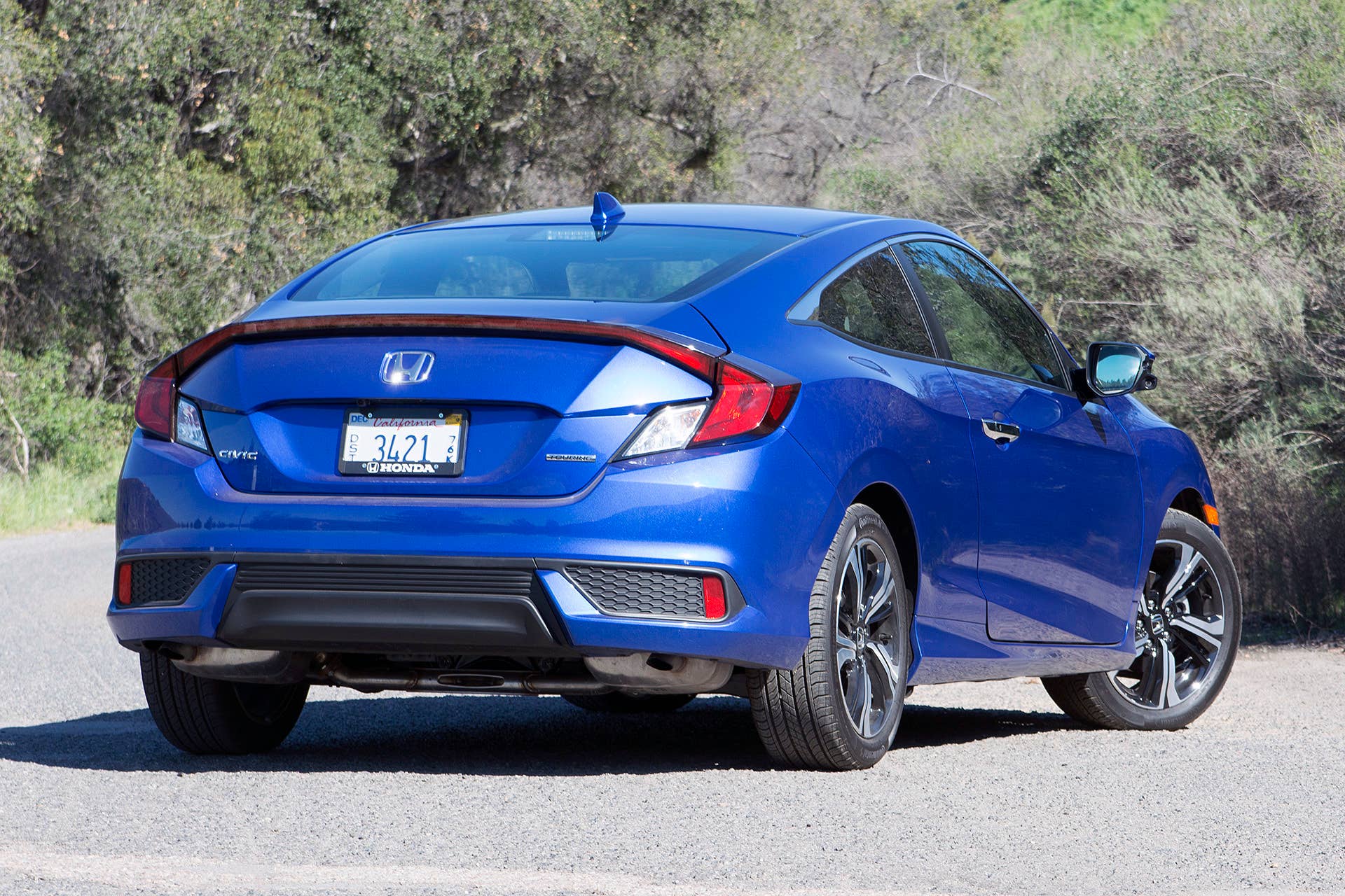 2016 Honda Civic Coupe rear 3/4 view