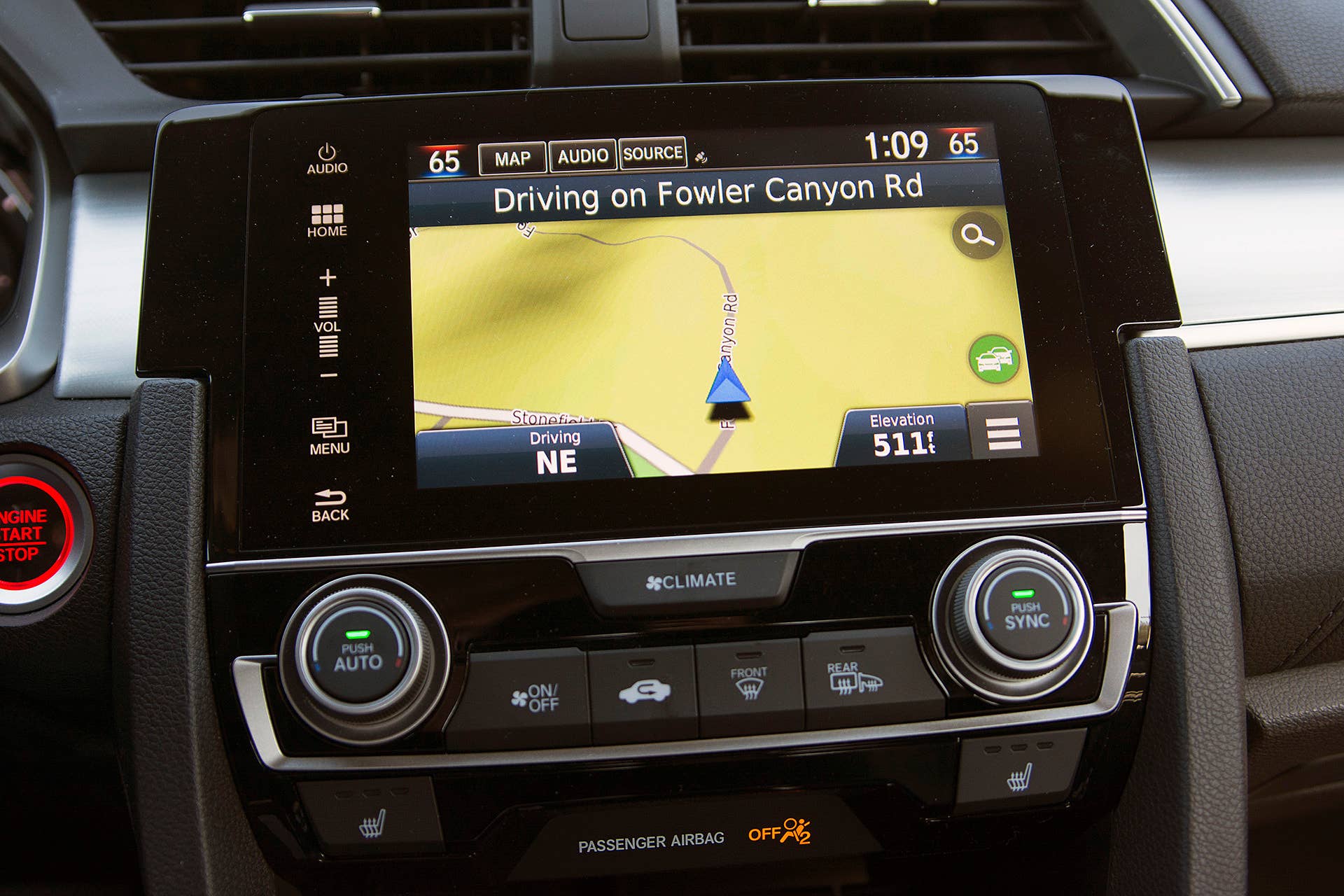 2016 Honda Civic Coupe infotainment system