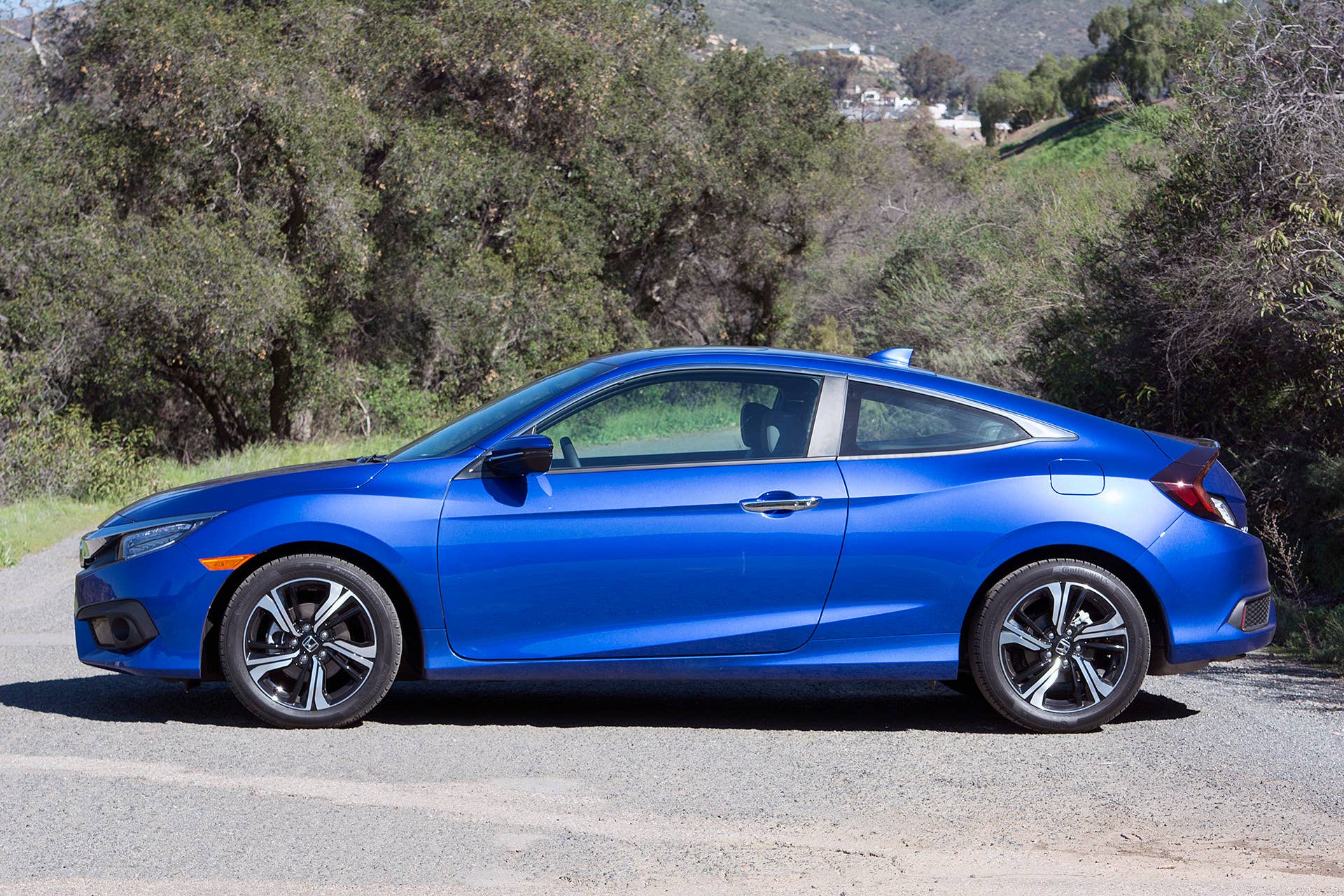 2016 Honda Civic Coupe side view