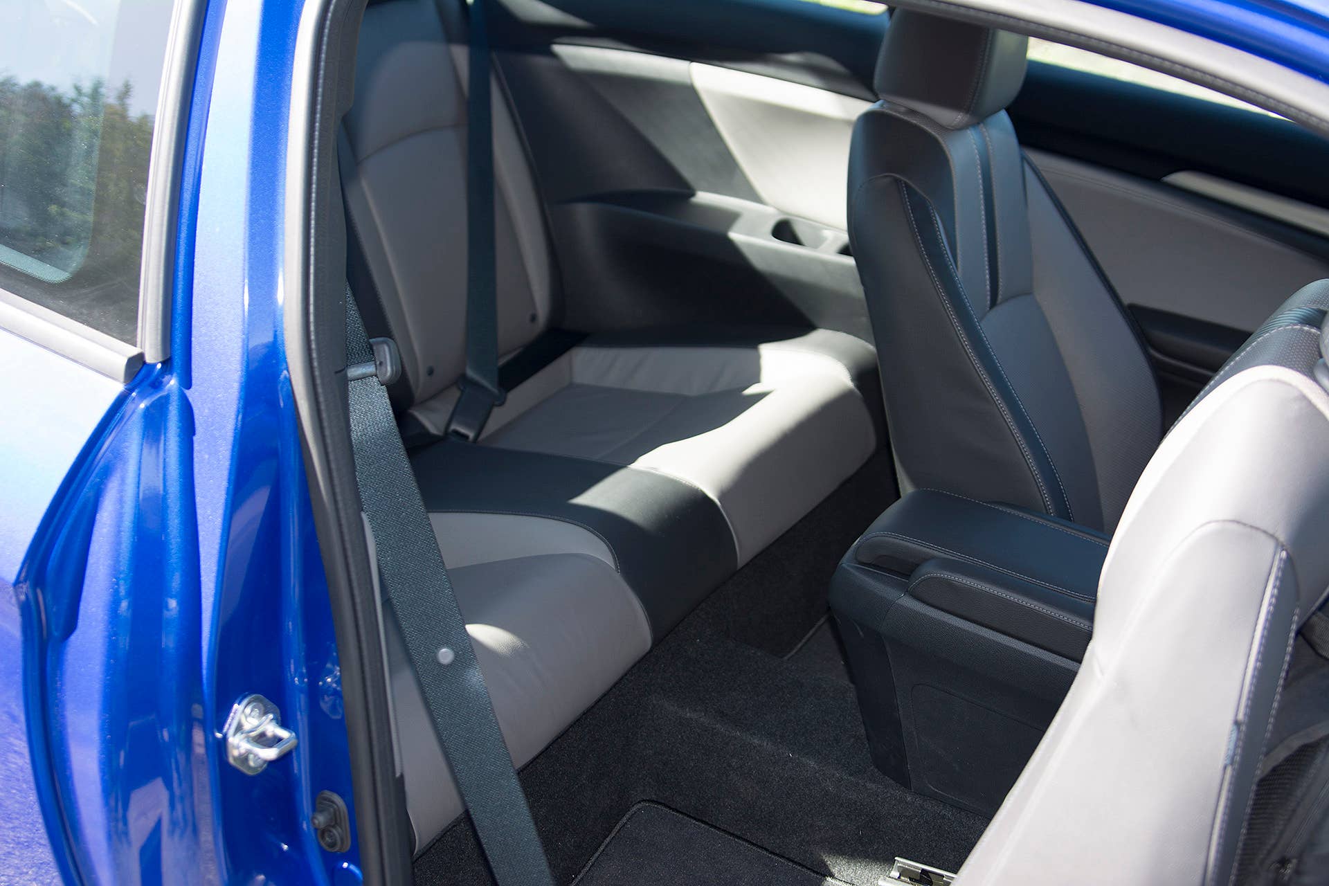 2016 Honda Civic Coupe rear seats