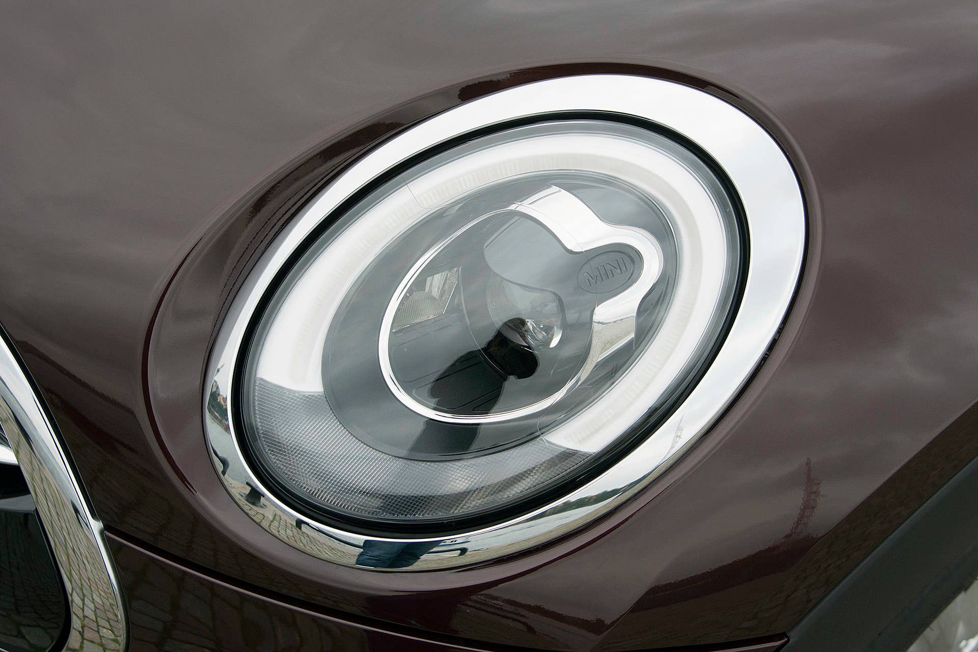 2016 Mini Cooper S Clubman headlight