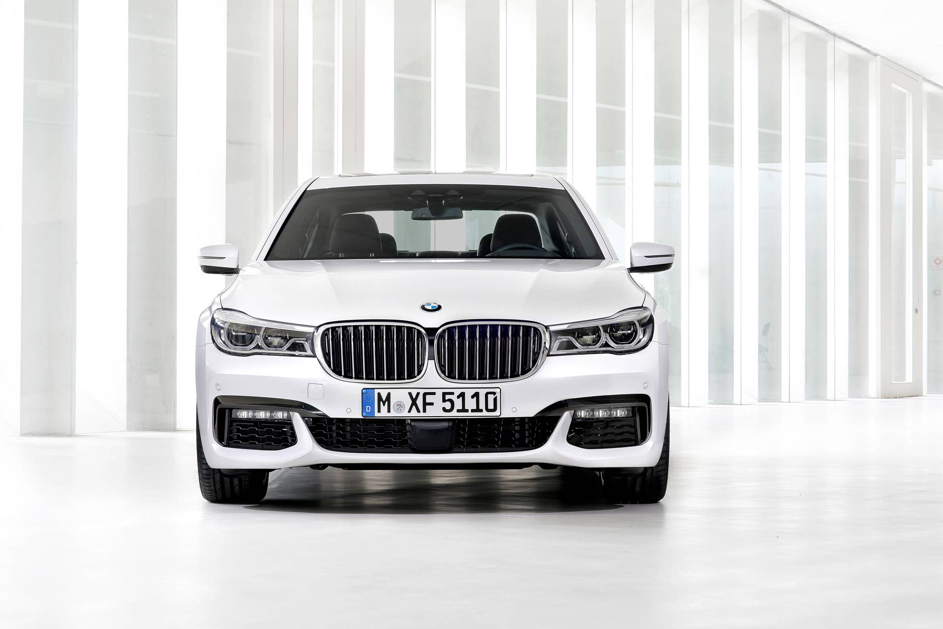 front 7 series parked bmw 2016