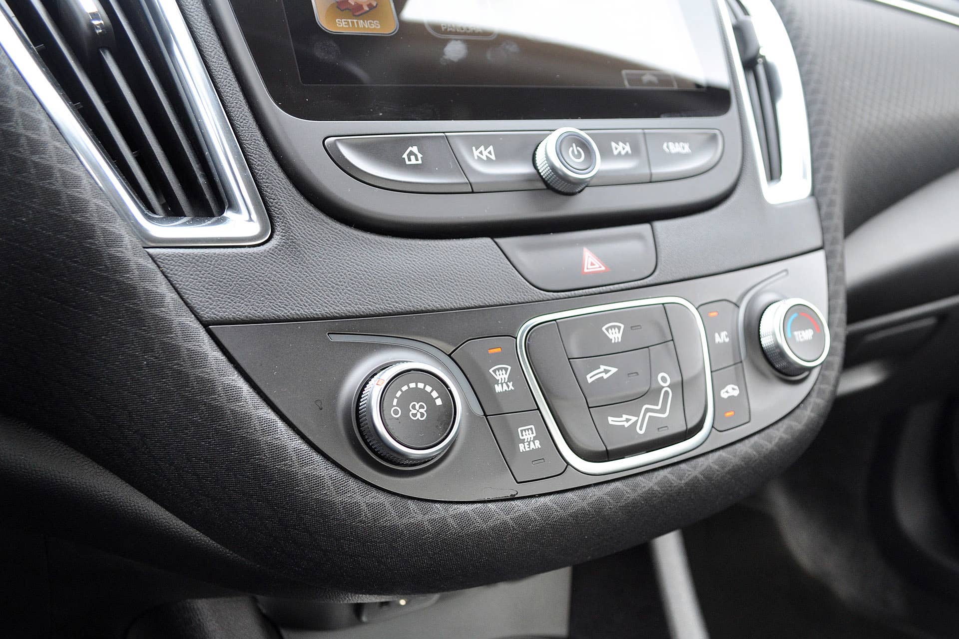 2016 Chevrolet Malibu climate controls