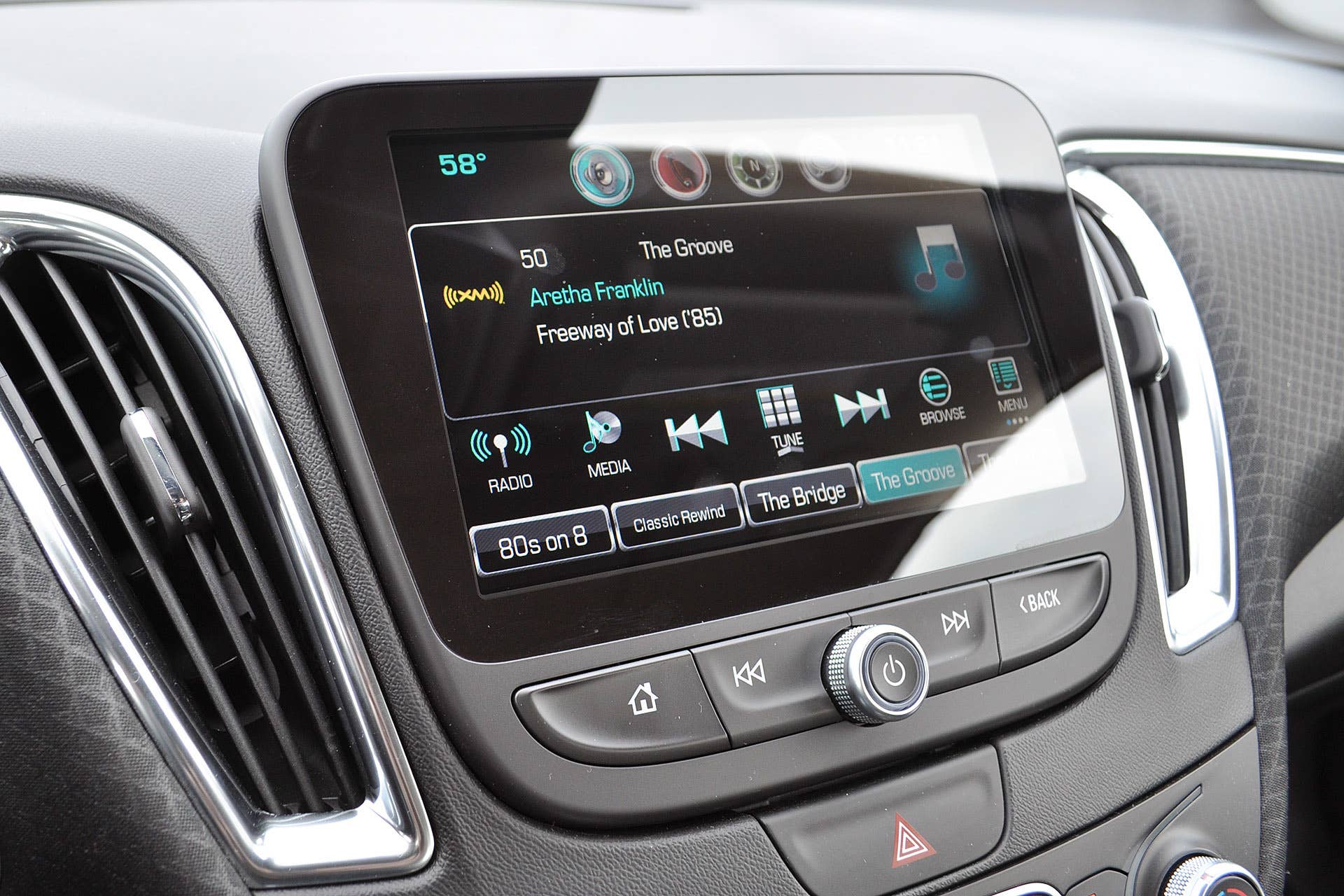 2016 Chevrolet Malibu infotainment system