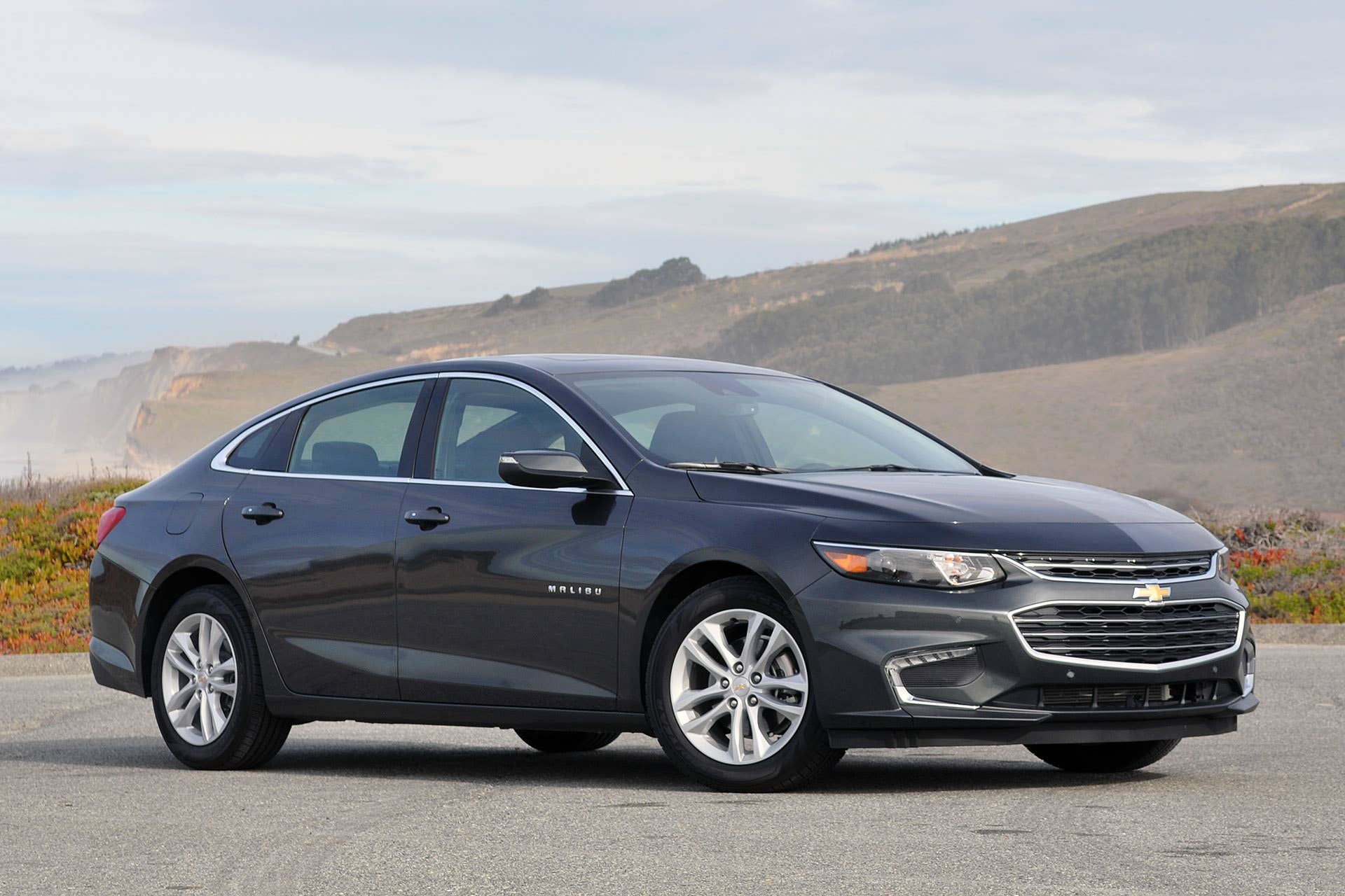 2016 Chevrolet Malibu front 3/4 view