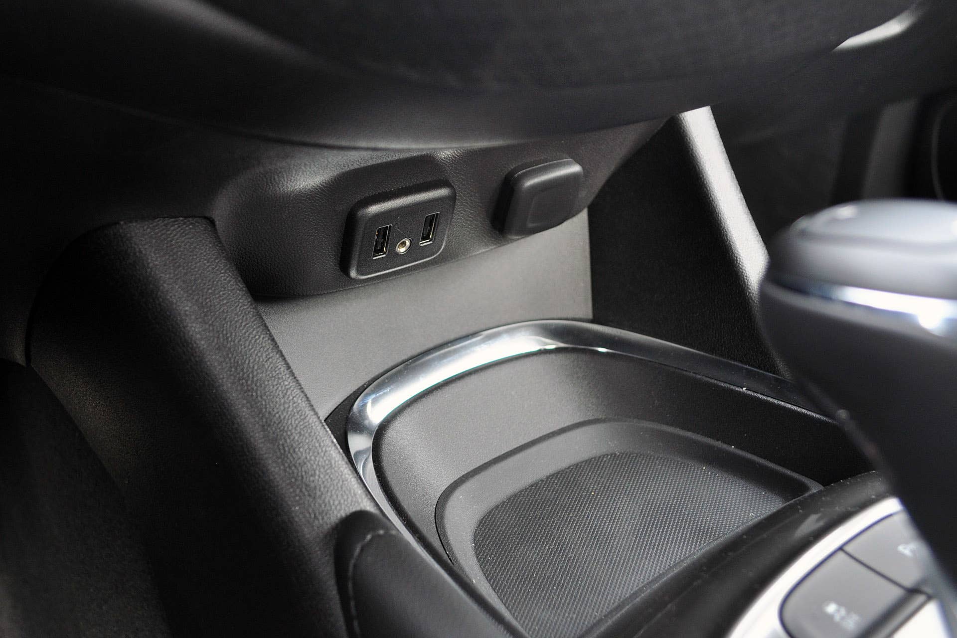 2016 Chevrolet Malibu interior storage