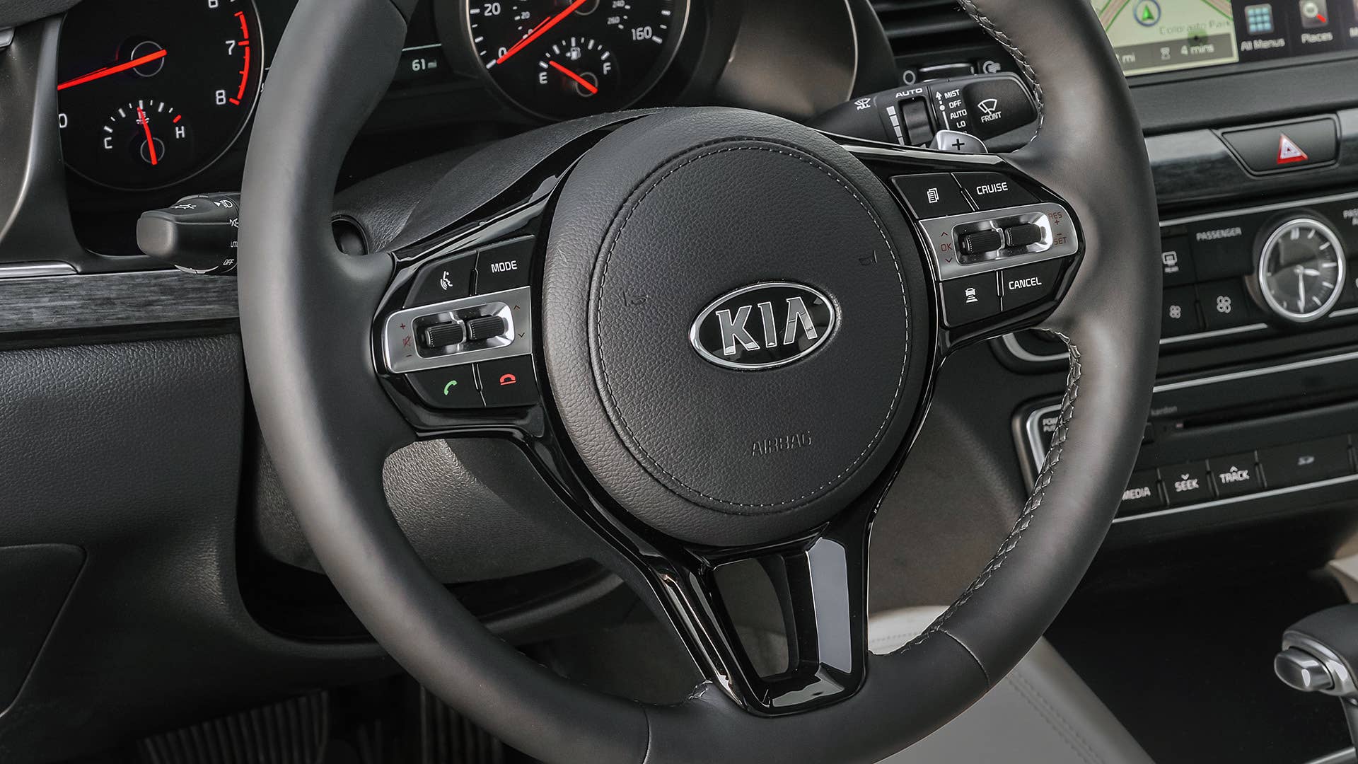 2017 Kia Cadenza steering wheel