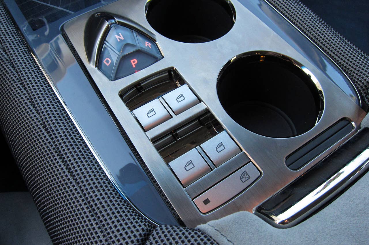 2012 Fisker Karma center console