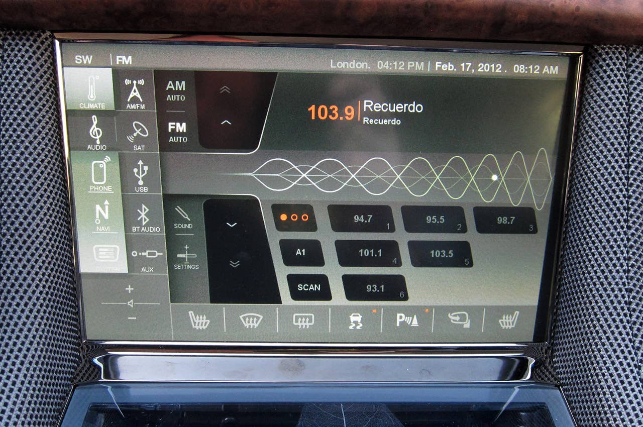 2012 Fisker Karma audio system display