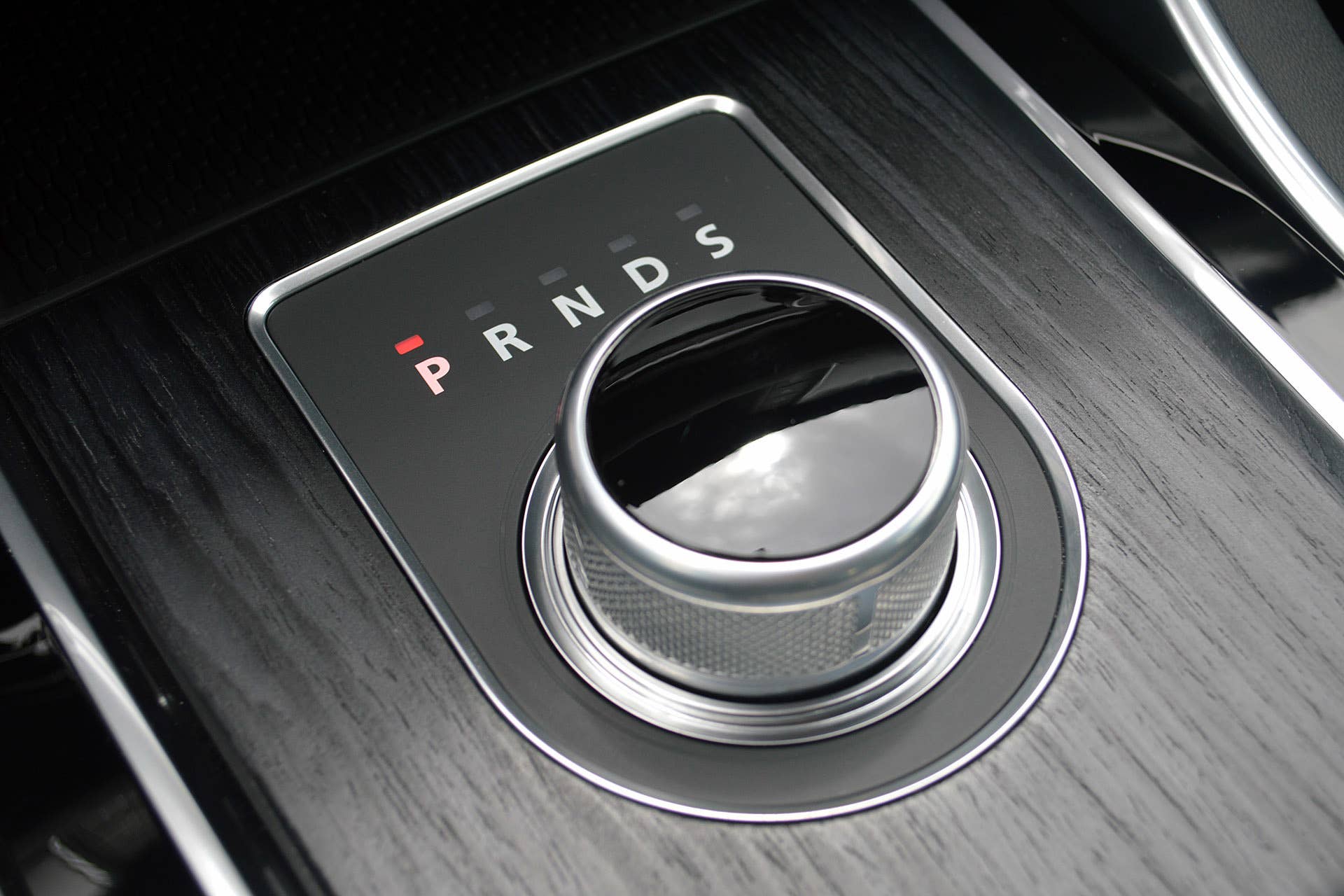 2016 Jaguar XF gear selector
