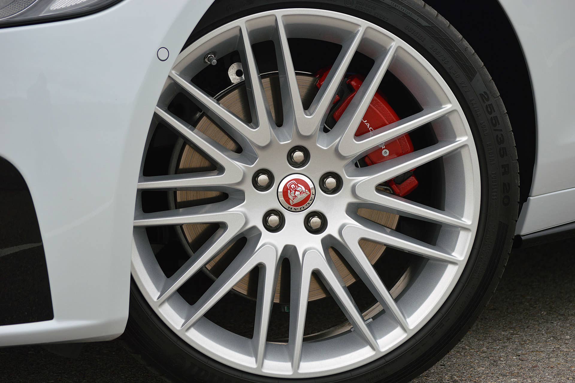 2016 Jaguar XF wheel