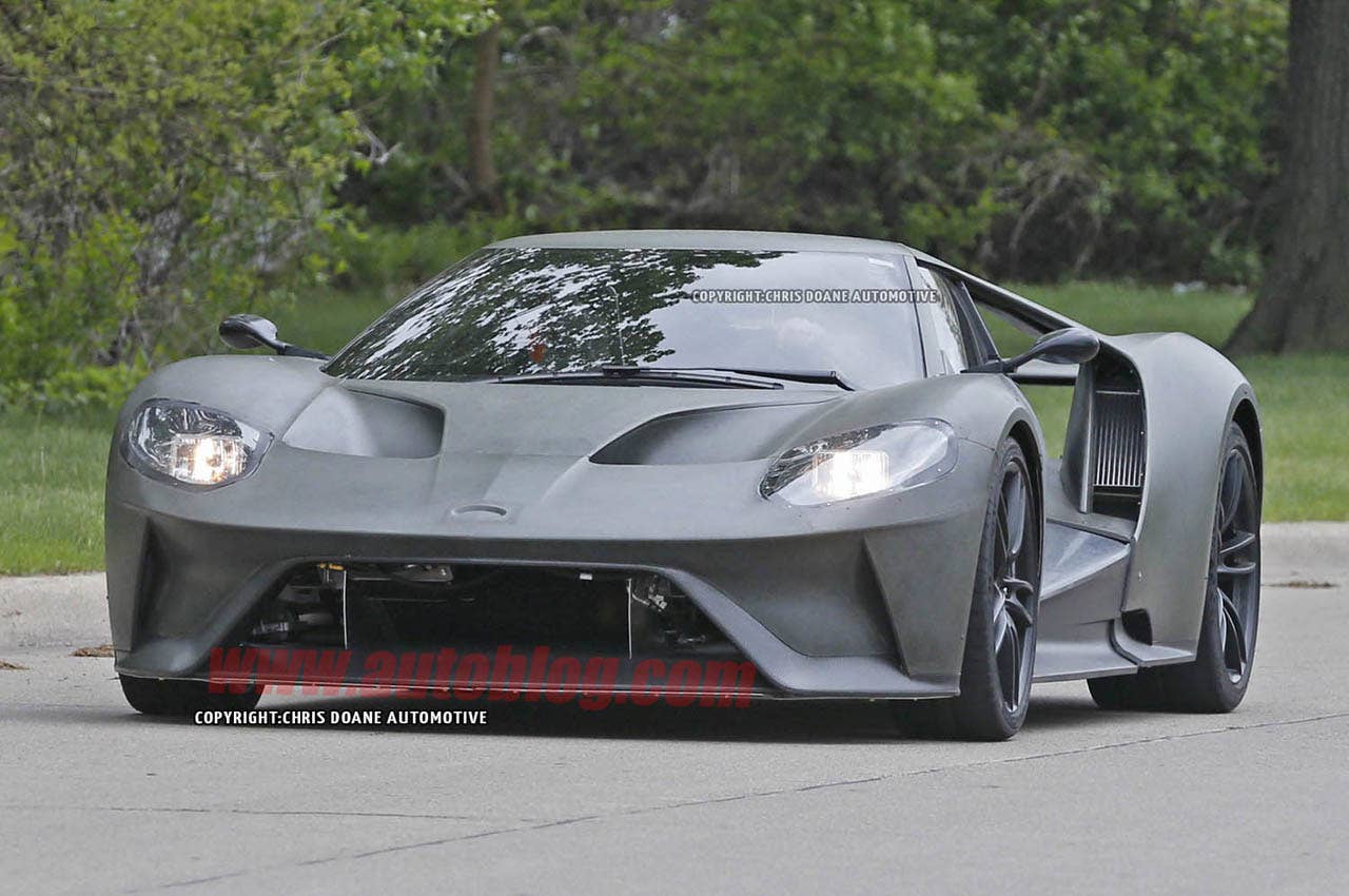 2017 Ford GT front street