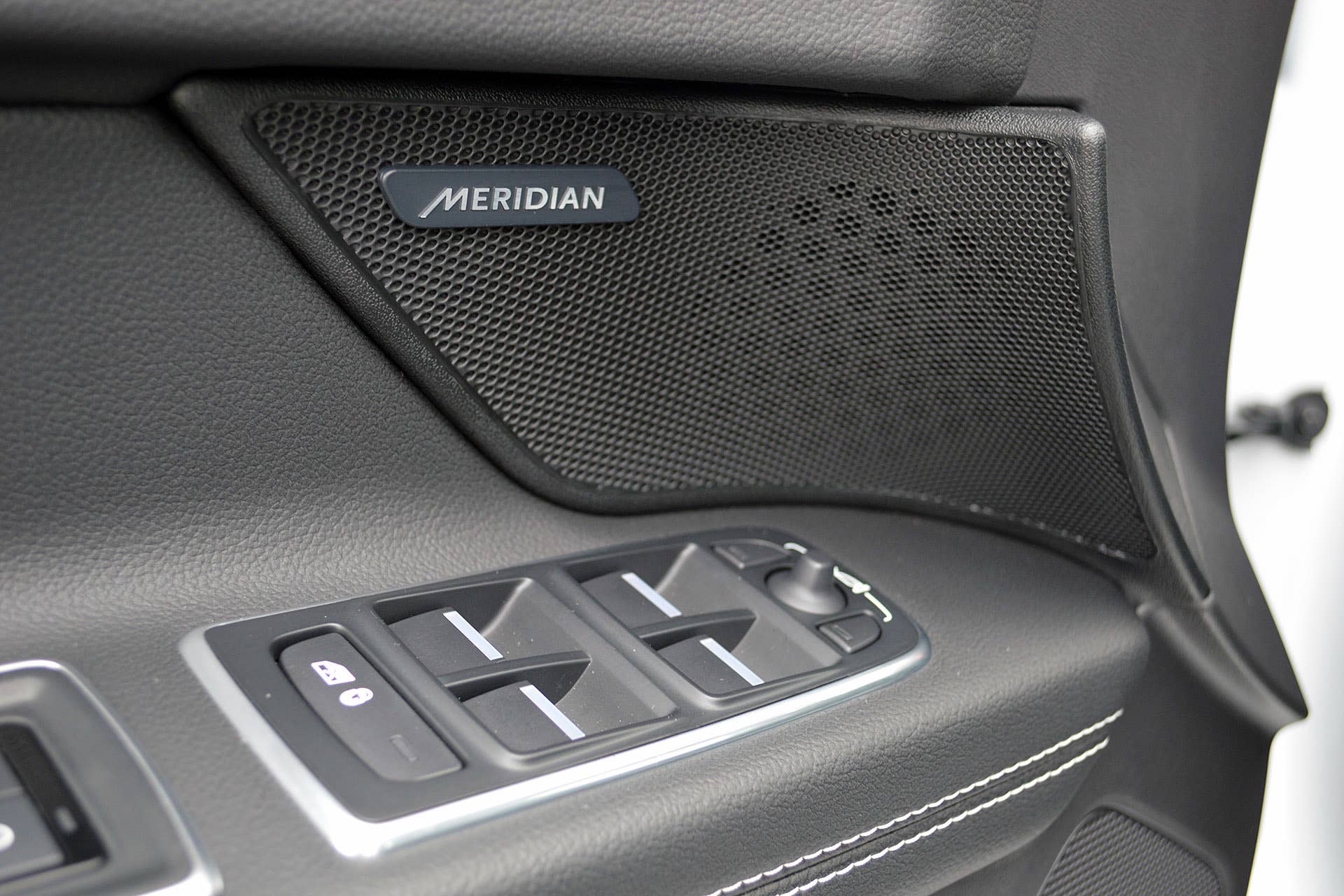 2016 Jaguar XF door speaker