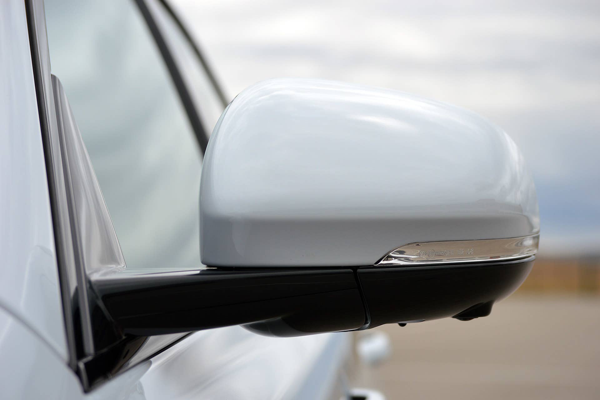 2016 Jaguar XF side mirror