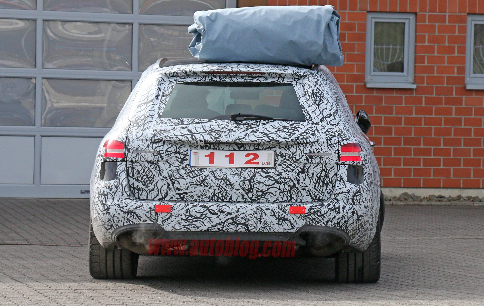 2017 Mercedes-AMG E63 Estate rear 3/4