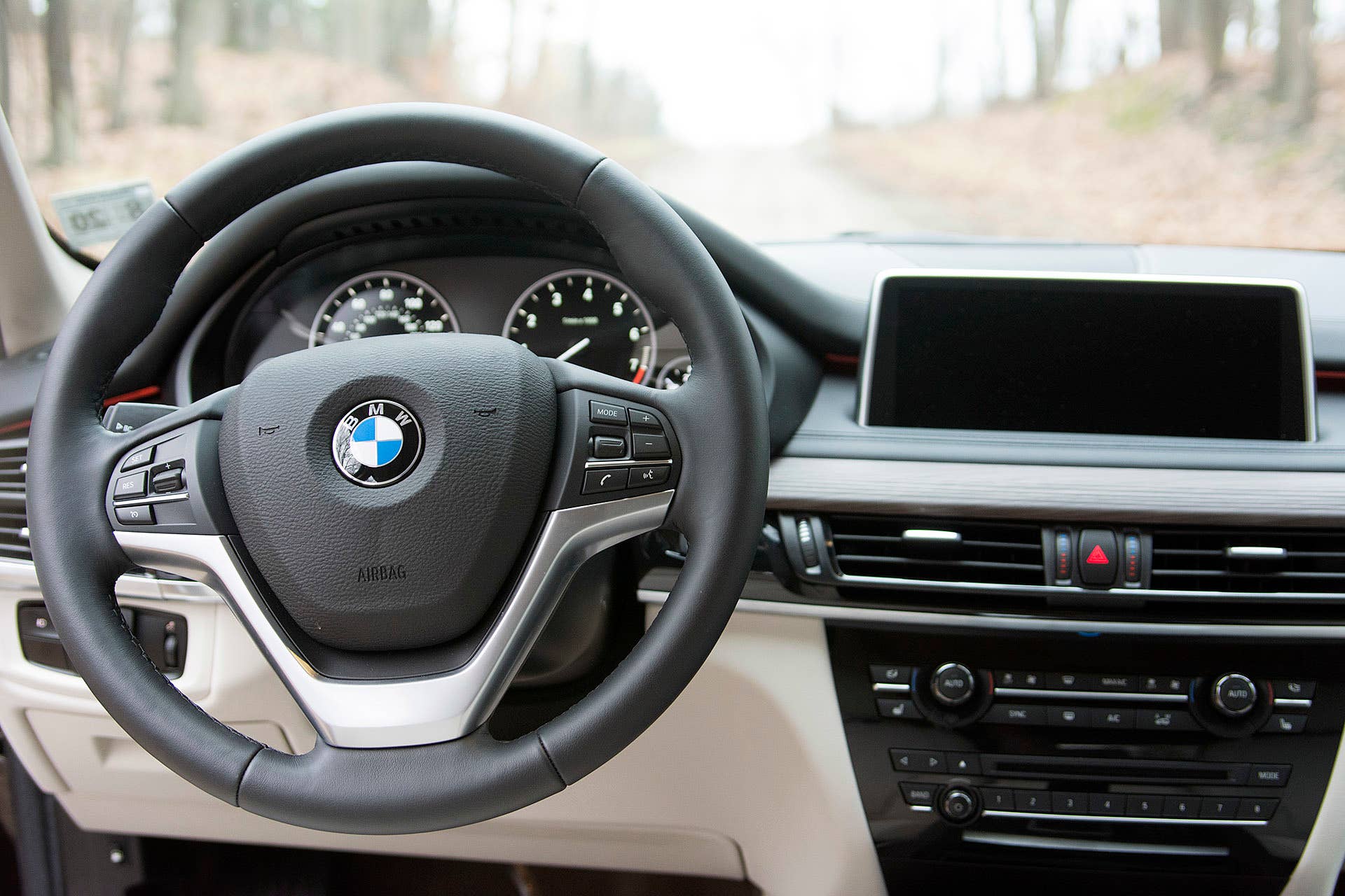 2016 BMW X5 xDrive40e interior