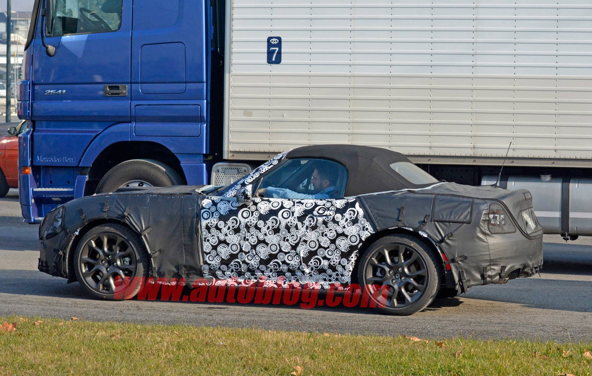 roadster fiat 124 abarth spider profile