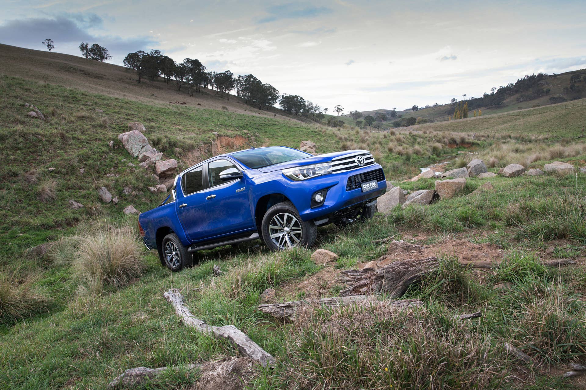 2016 Toyota HiLux pickup truck climbing