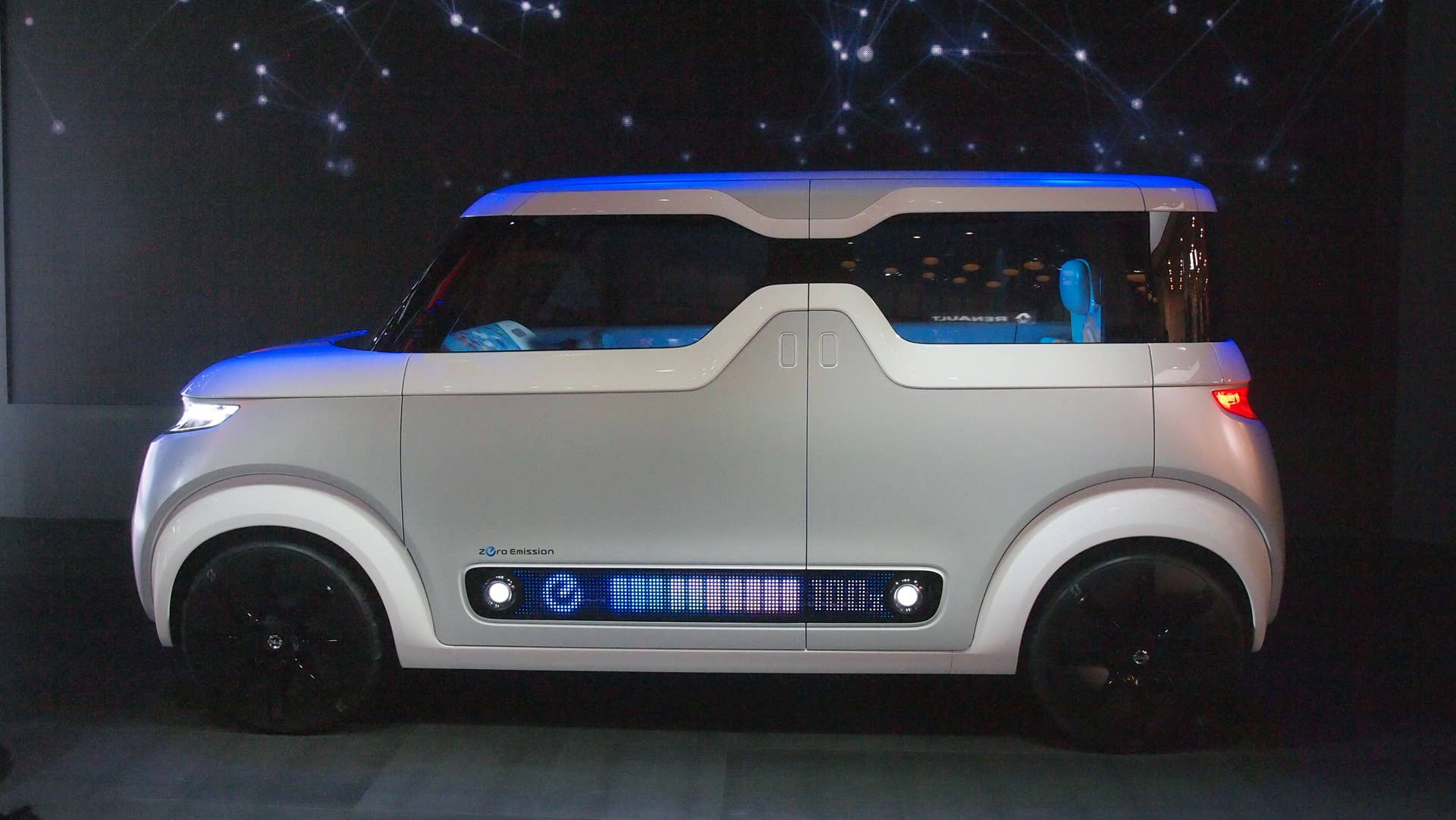 Nissan Teatro For Dayz Concept side view