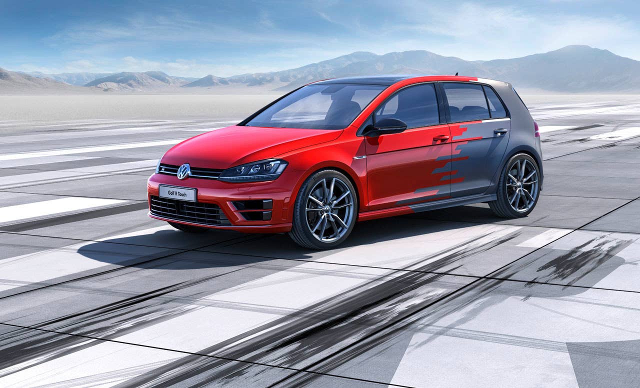 VW previews huge screens, gesture control with Golf R Touch Concept at ...