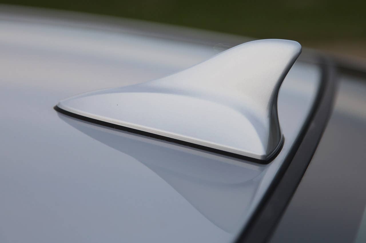 2011 Hyundai Elantra antenna