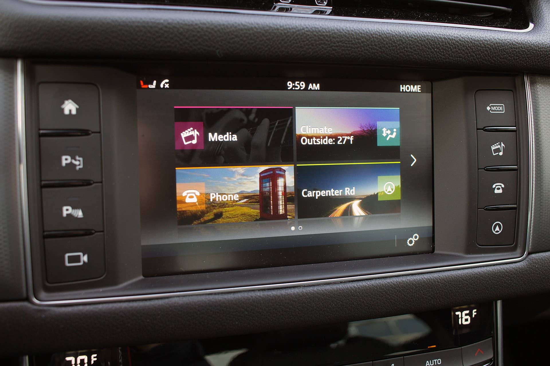 2016 Jaguar XF infotainment system