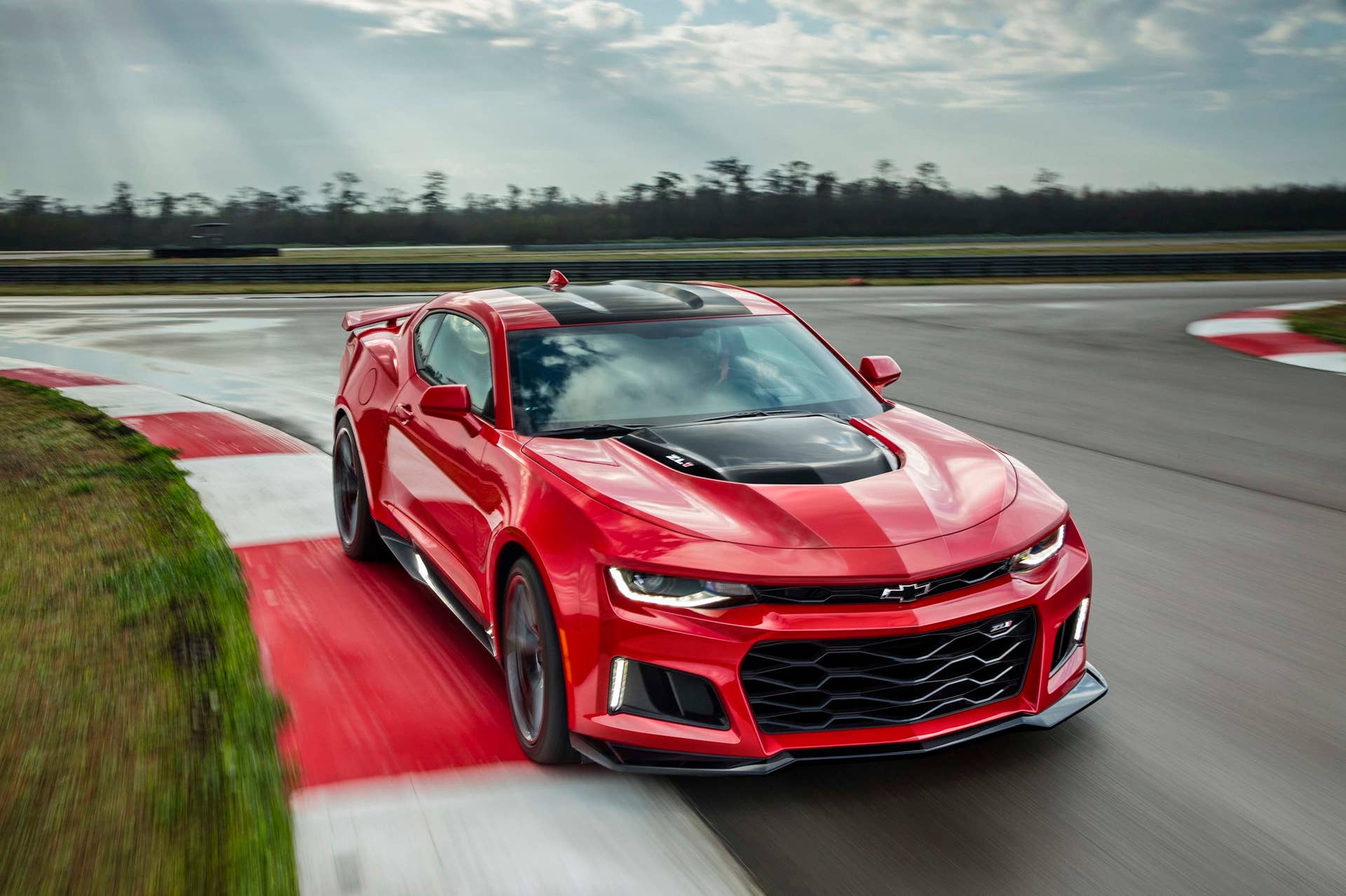 2017 chevy camaro zl1 front