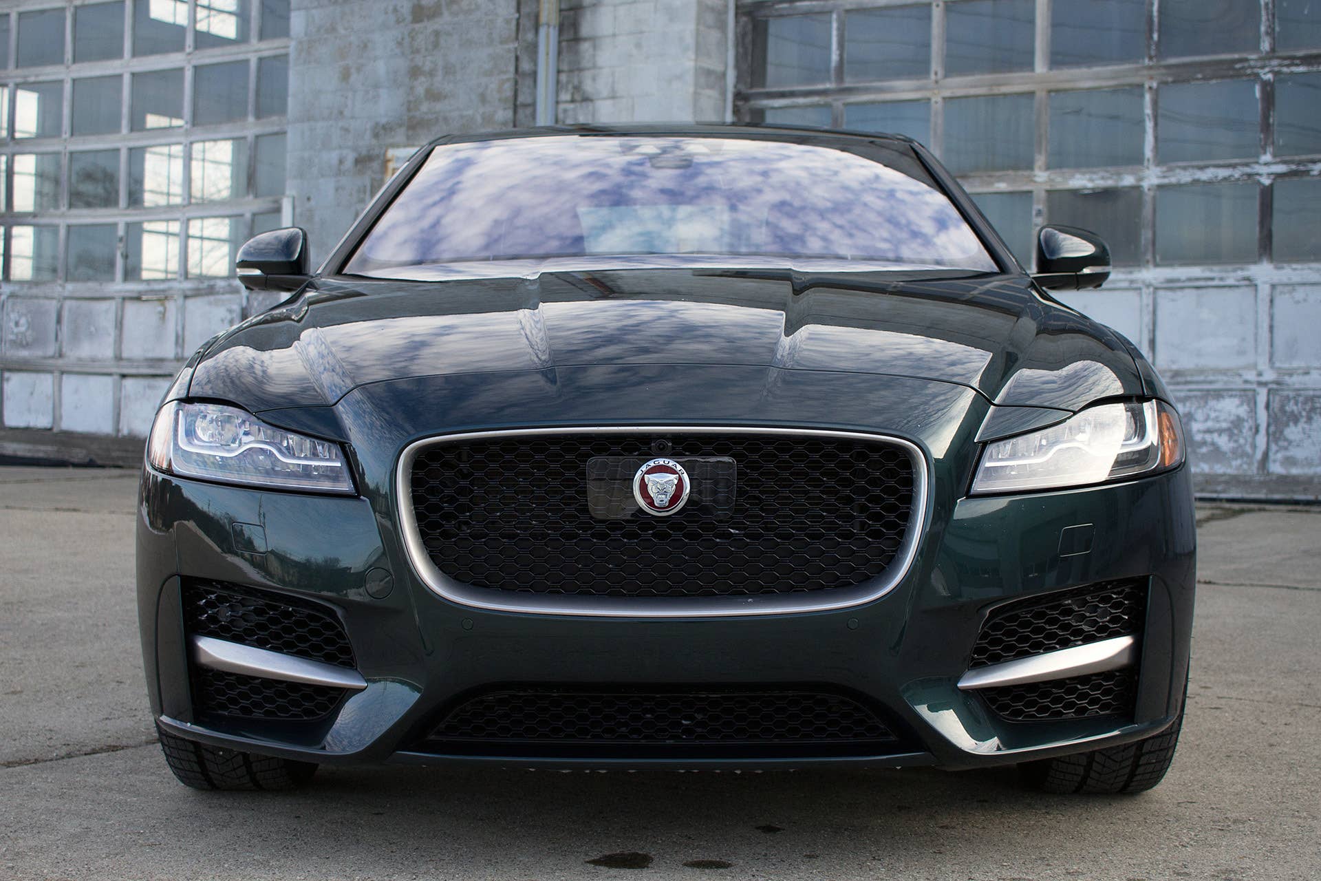2016 Jaguar XF front view