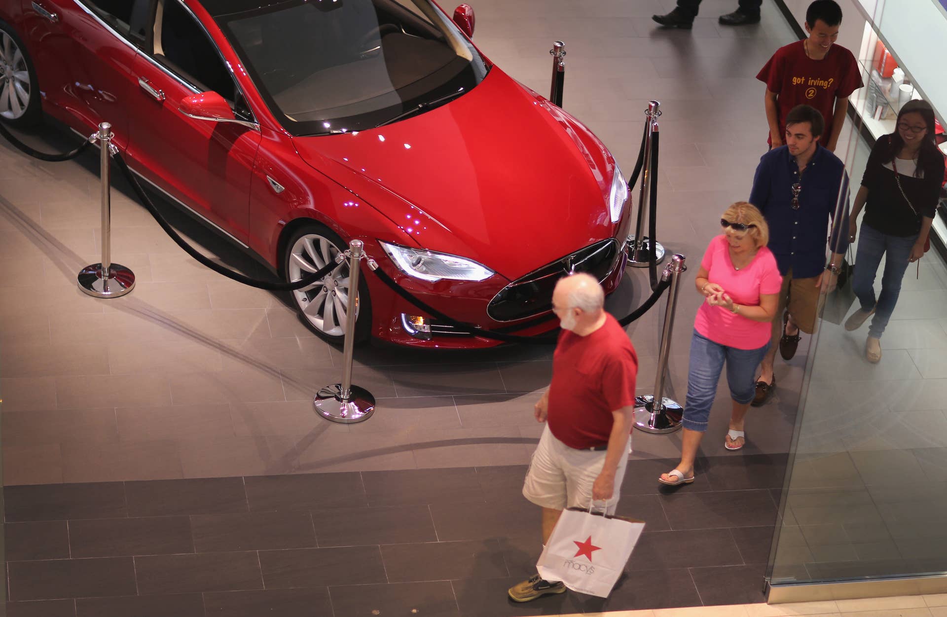 Electric Car Maker Tesla Opens Store In Miami Mall