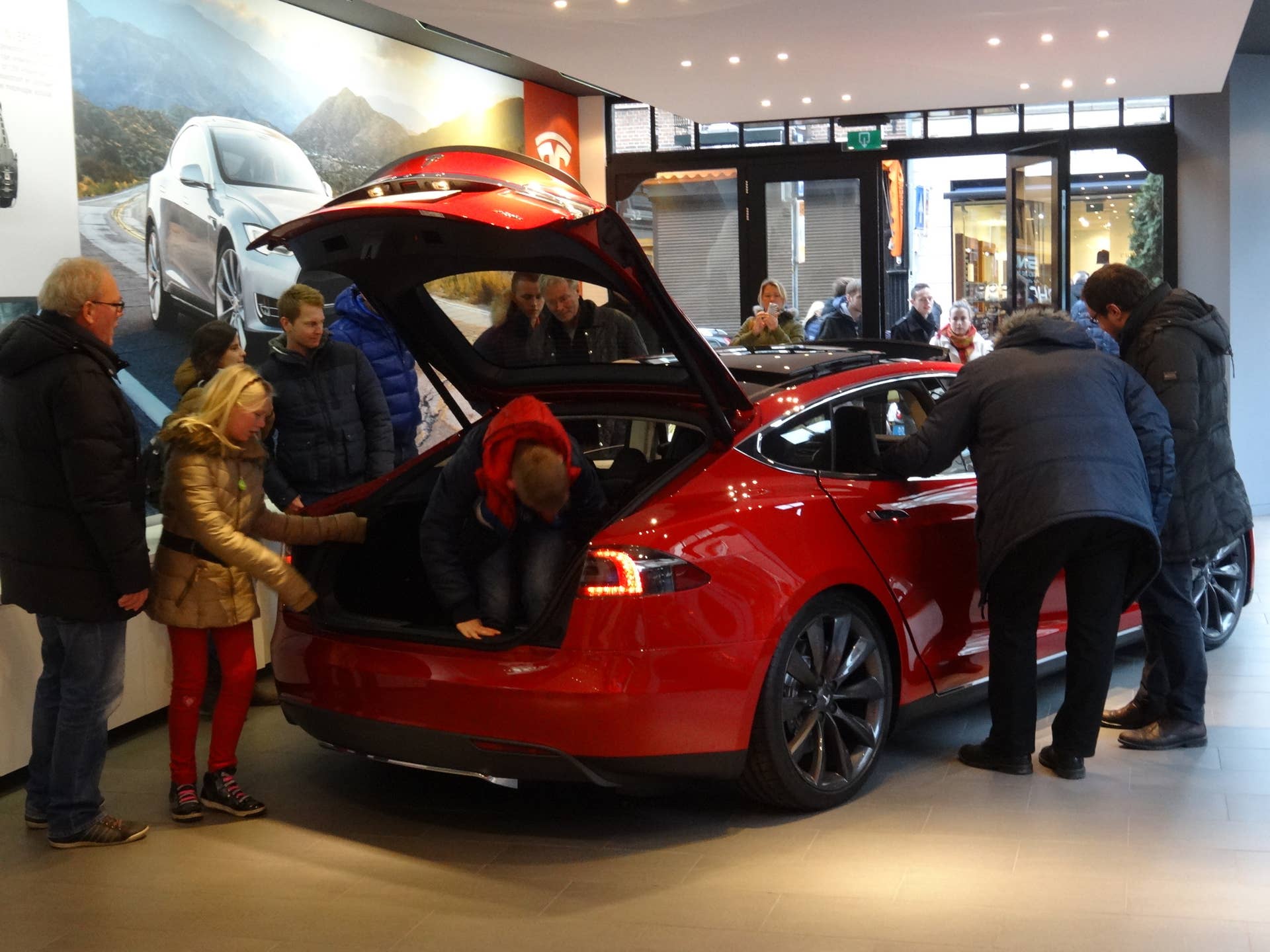 Amsterdam: Model S @ Tesla Store
