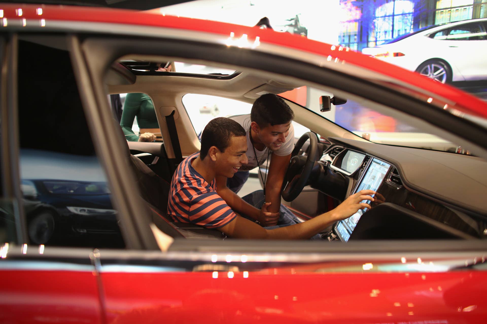 Electric Car Maker Tesla Opens Store In Miami Mall